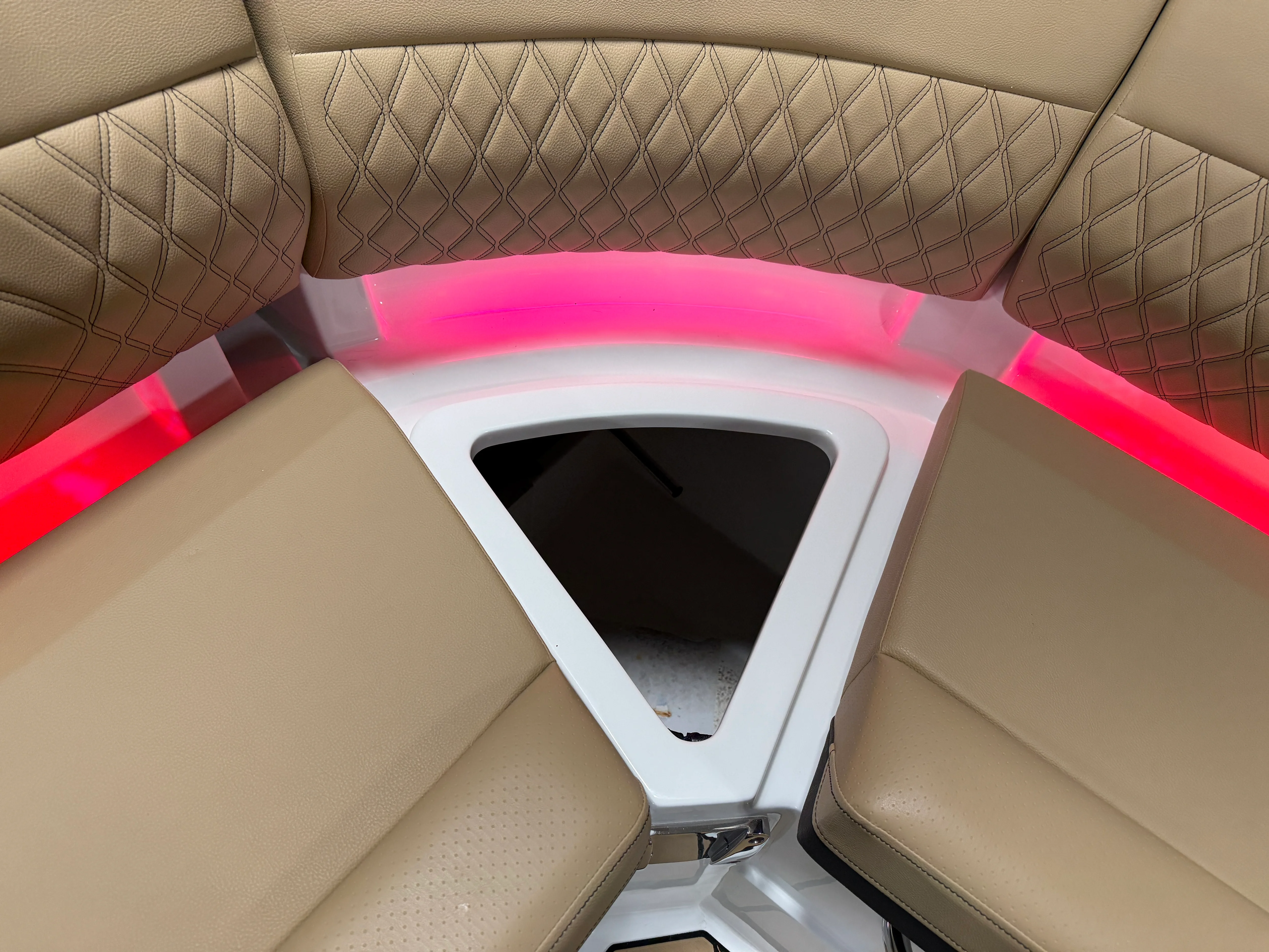 2026 Sea Ray SLX 260 Image Thumbnail #51