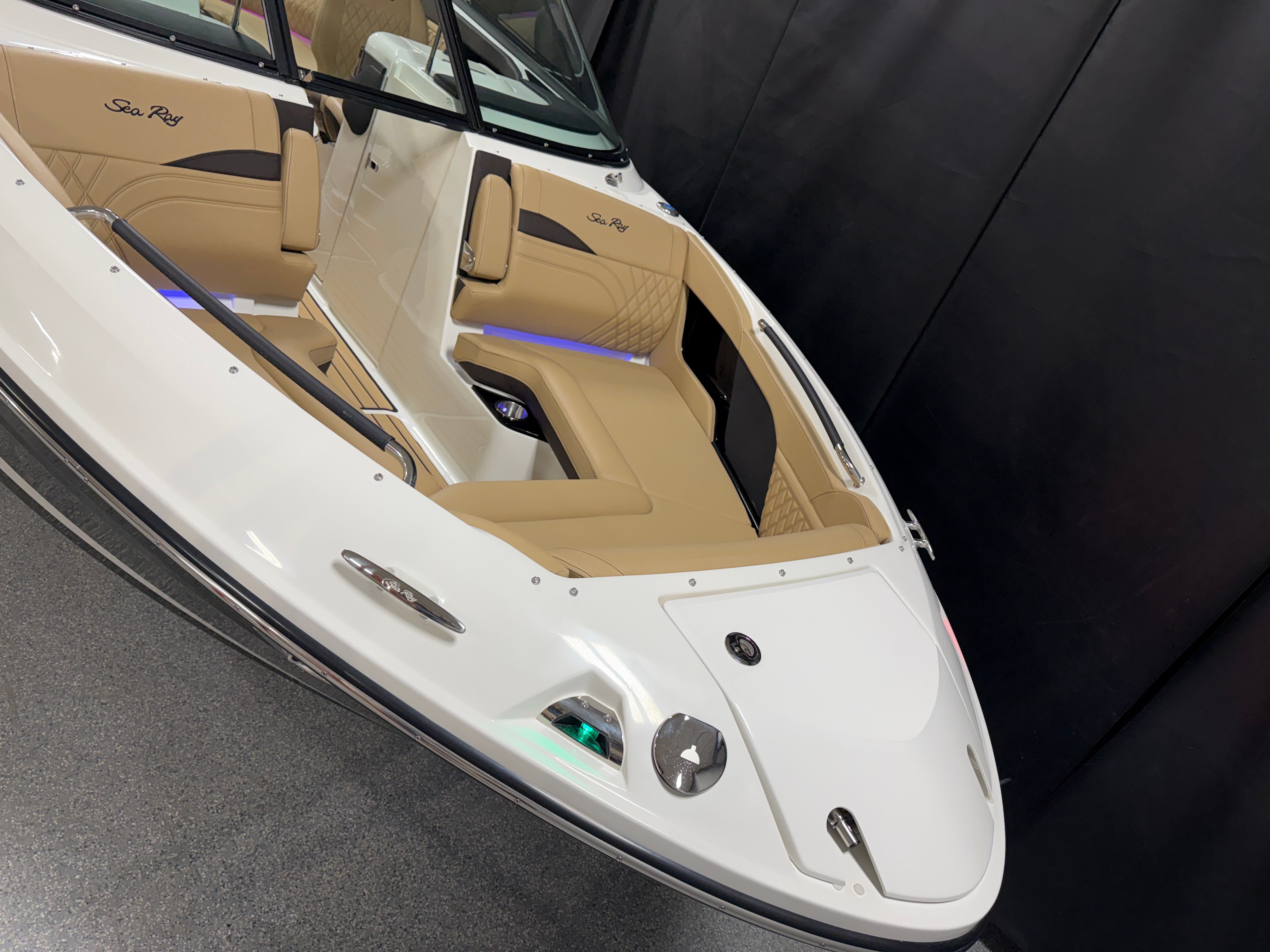 2026 Sea Ray SLX 260 Image Thumbnail #6