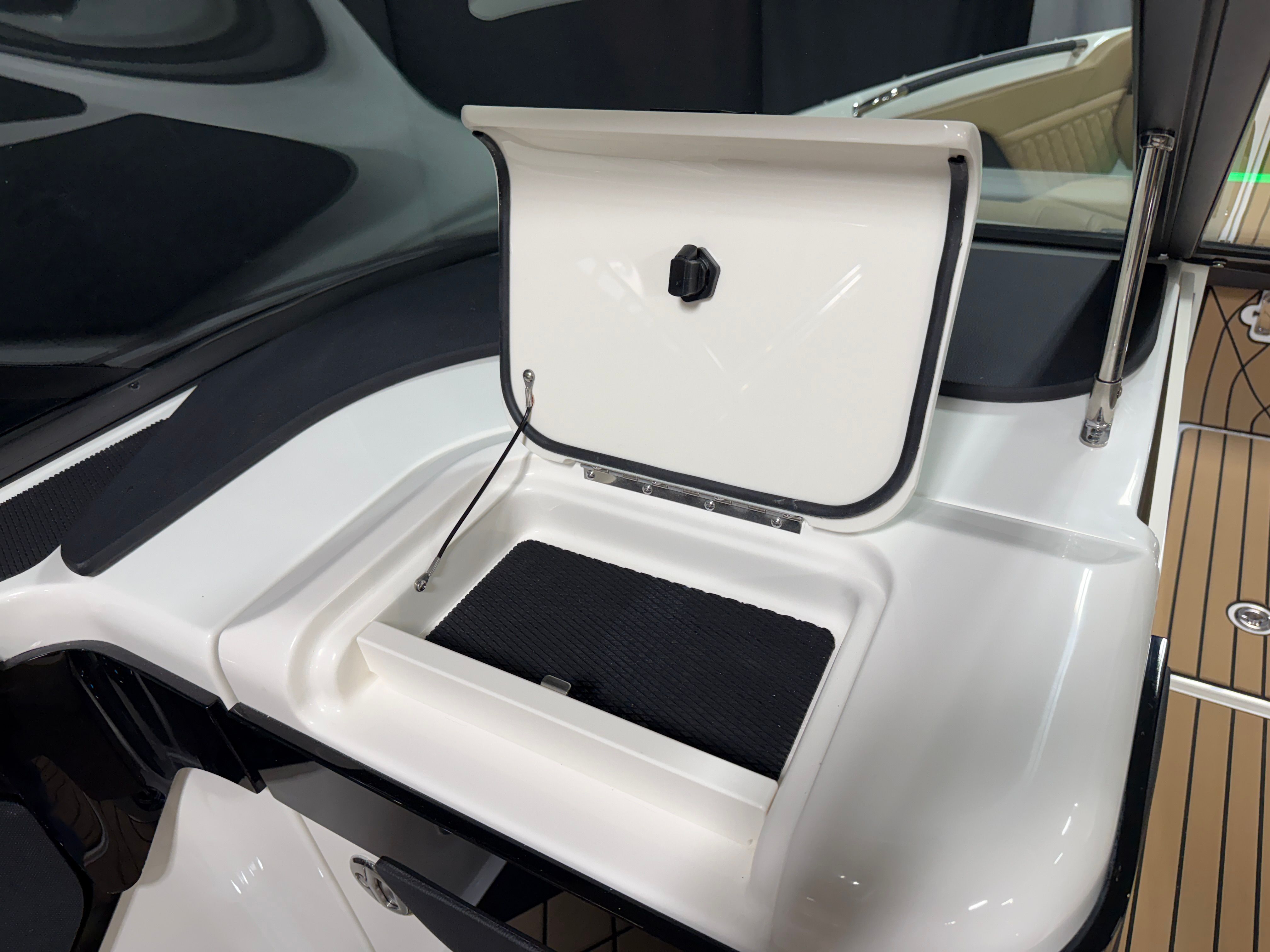 2026 Sea Ray SLX 260 Image Thumbnail #62