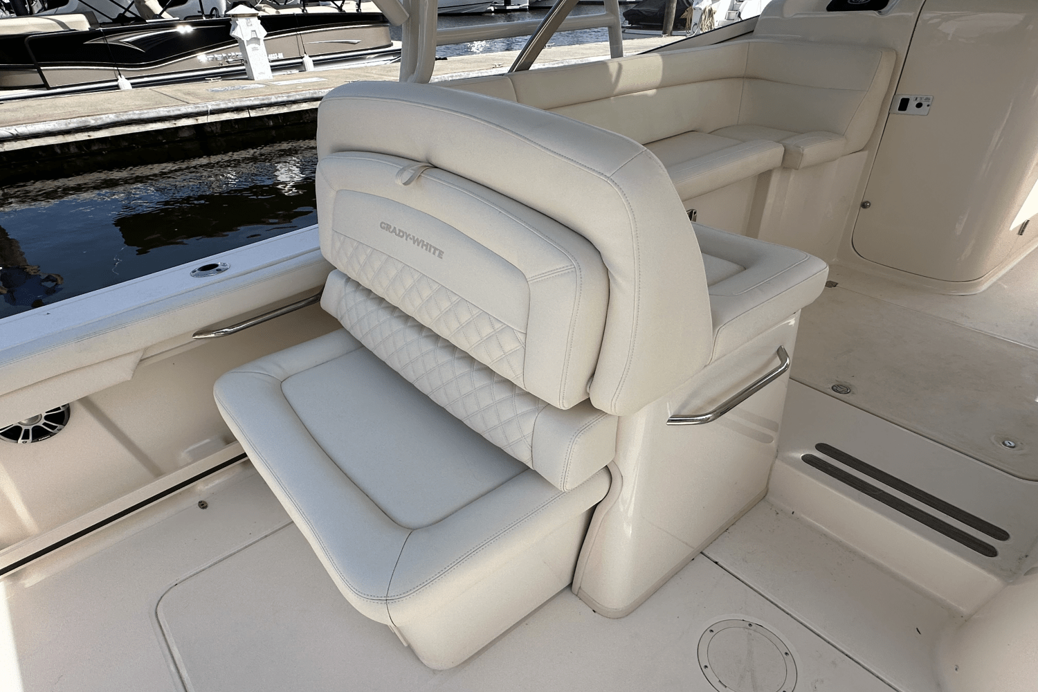 2024 Grady-White Freedom 335 Image Thumbnail #15
