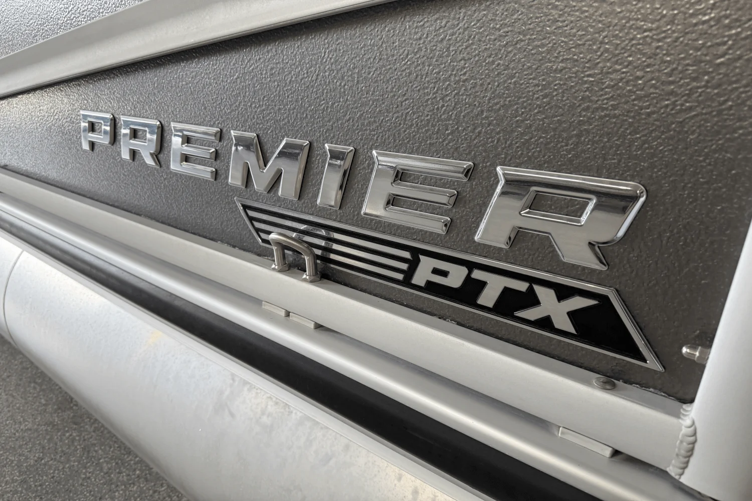 2023 Premier 230 Sunsation Image Thumbnail #12