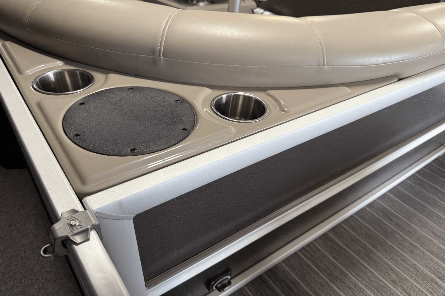 2023 Premier 230 Sunsation Image Thumbnail #19