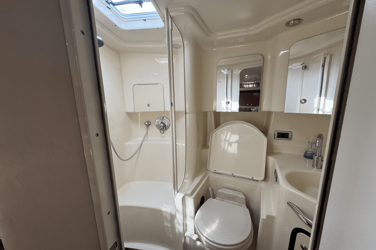 2003 Sea Ray 380 Sundancer Image Thumbnail #25