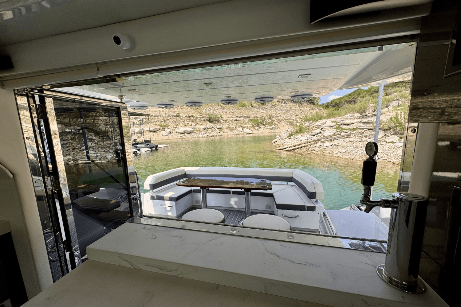 2020 Cruisers Yachts 60 FLY Image Thumbnail #20
