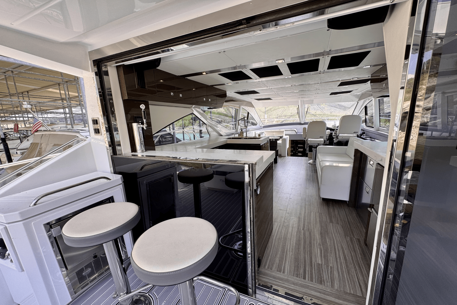 2020 Cruisers Yachts 60 FLY Image Thumbnail #21