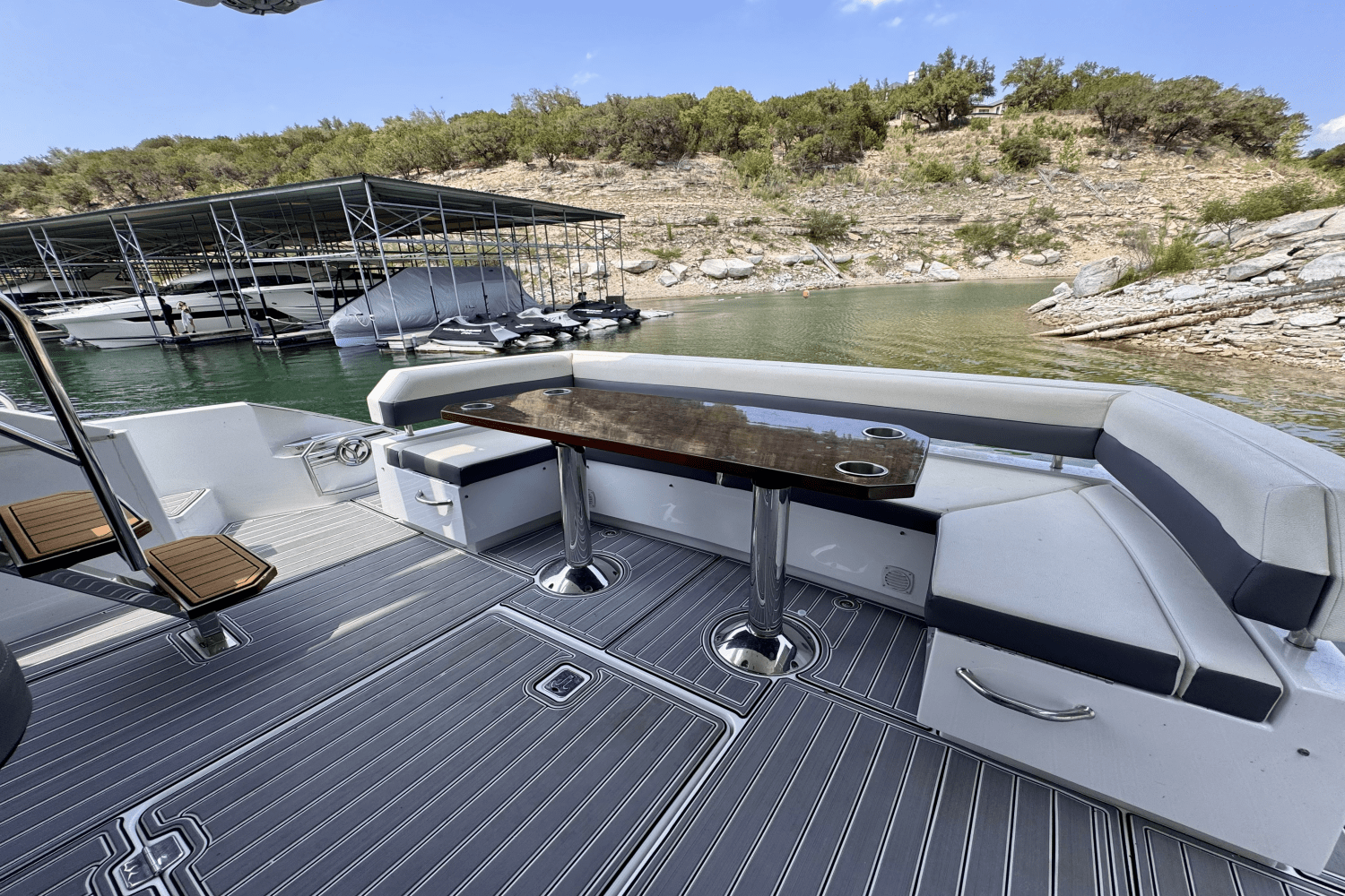 2020 Cruisers Yachts 60 FLY Image Thumbnail #18