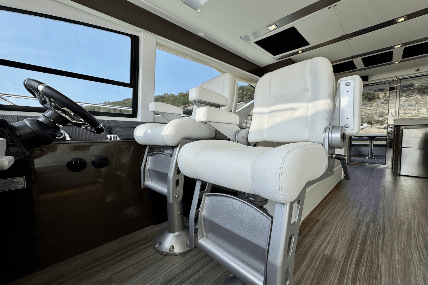 2020 Cruisers Yachts 60 FLY Image Thumbnail #31