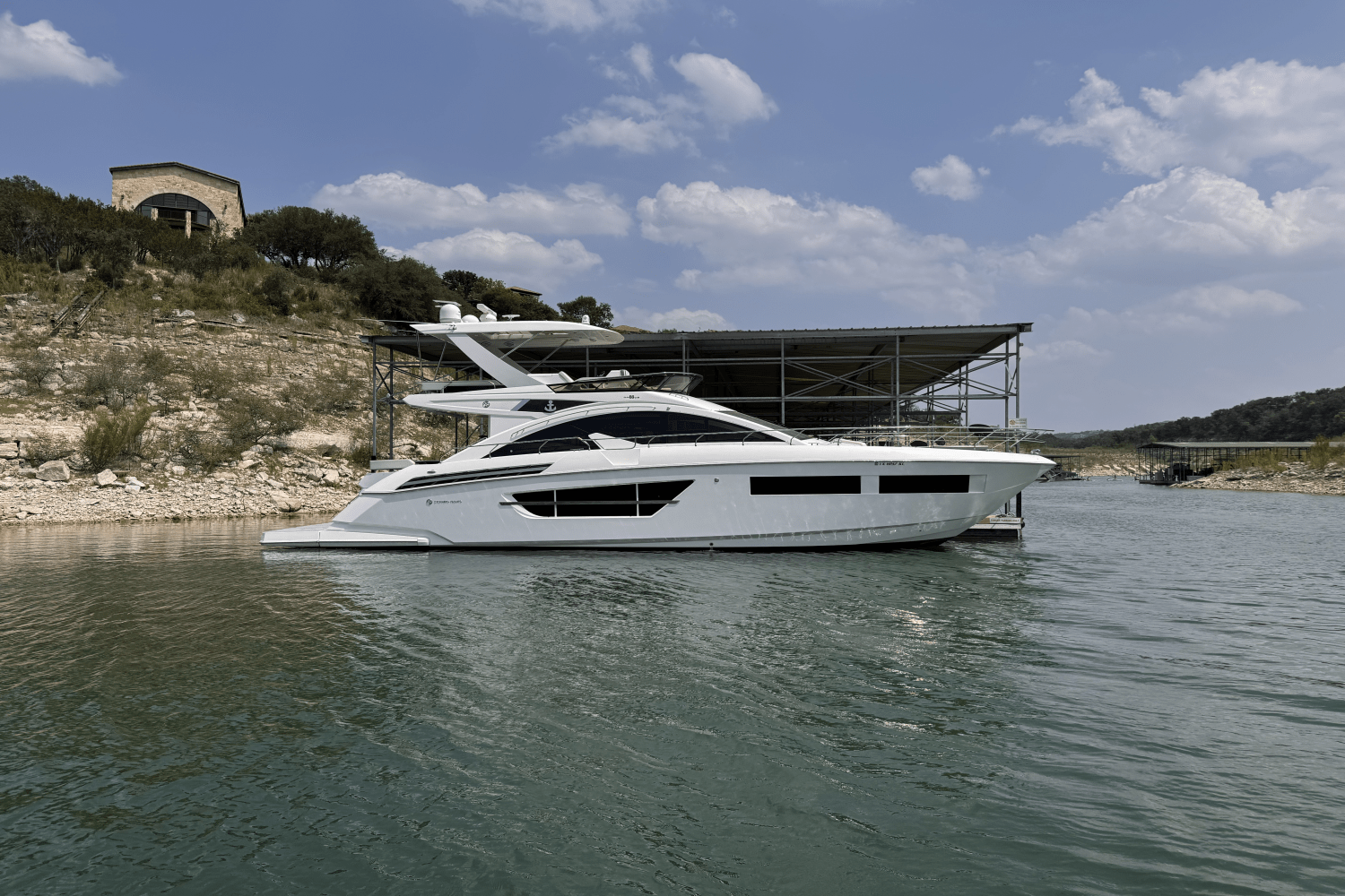 2020 Cruisers Yachts 60 FLY