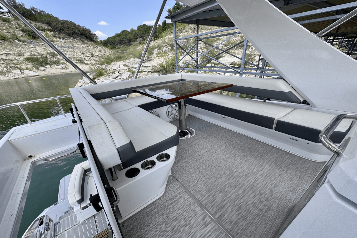 2020 Cruisers Yachts 60 FLY Image Thumbnail #13