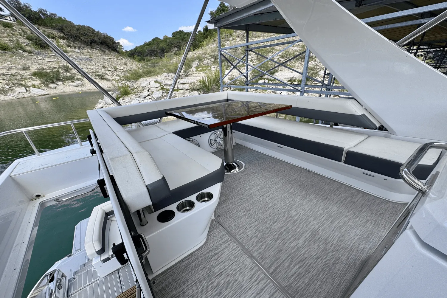 2020 Cruisers Yachts 60 FLY Image Thumbnail #23