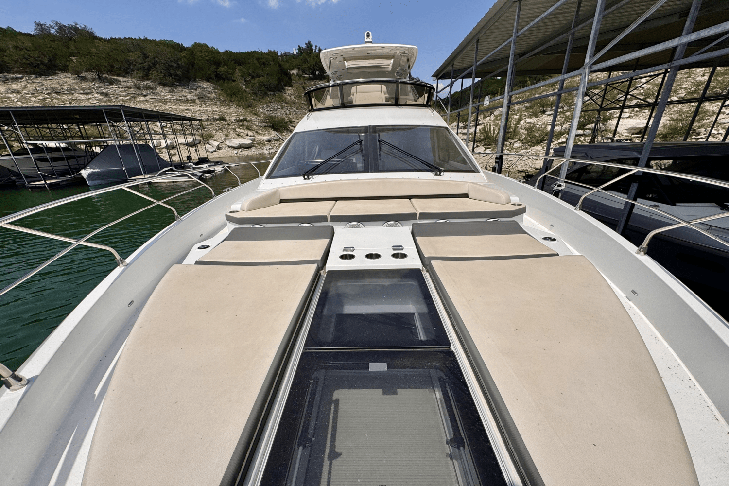 2020 Cruisers Yachts 60 FLY Image Thumbnail #7