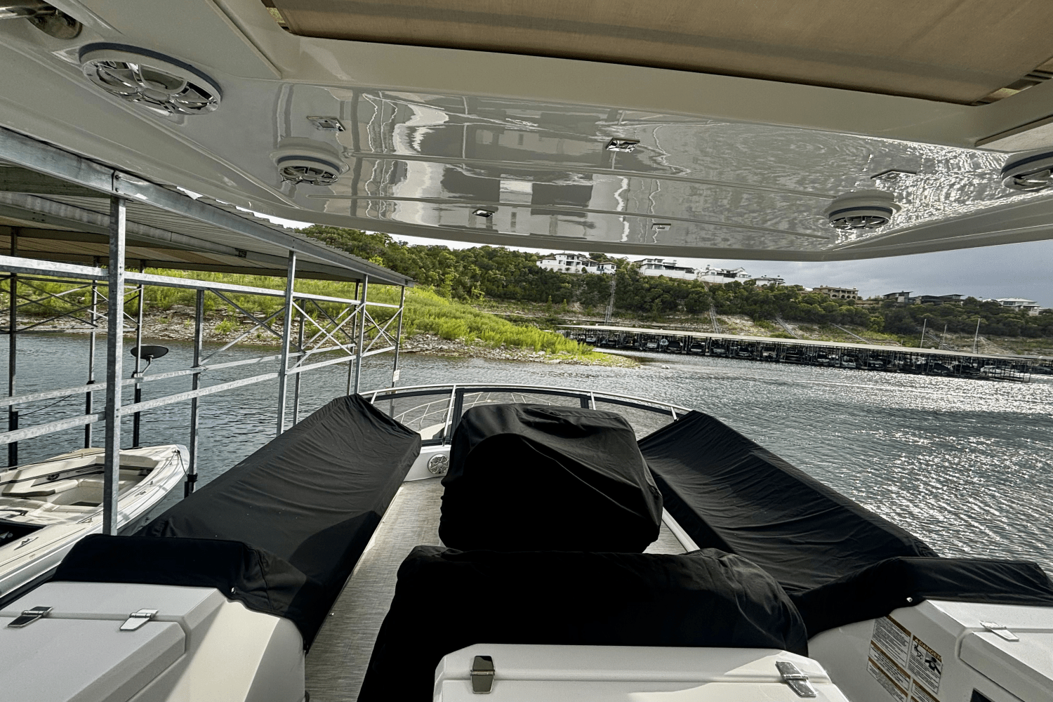 2020 Cruisers Yachts 60 FLY Image Thumbnail #31