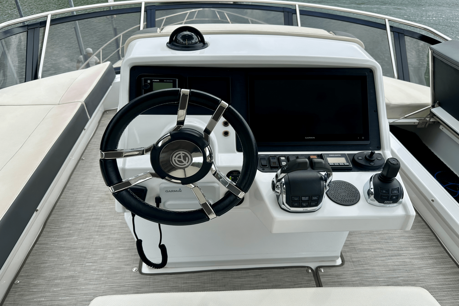 2020 Cruisers Yachts 60 FLY Image Thumbnail #16