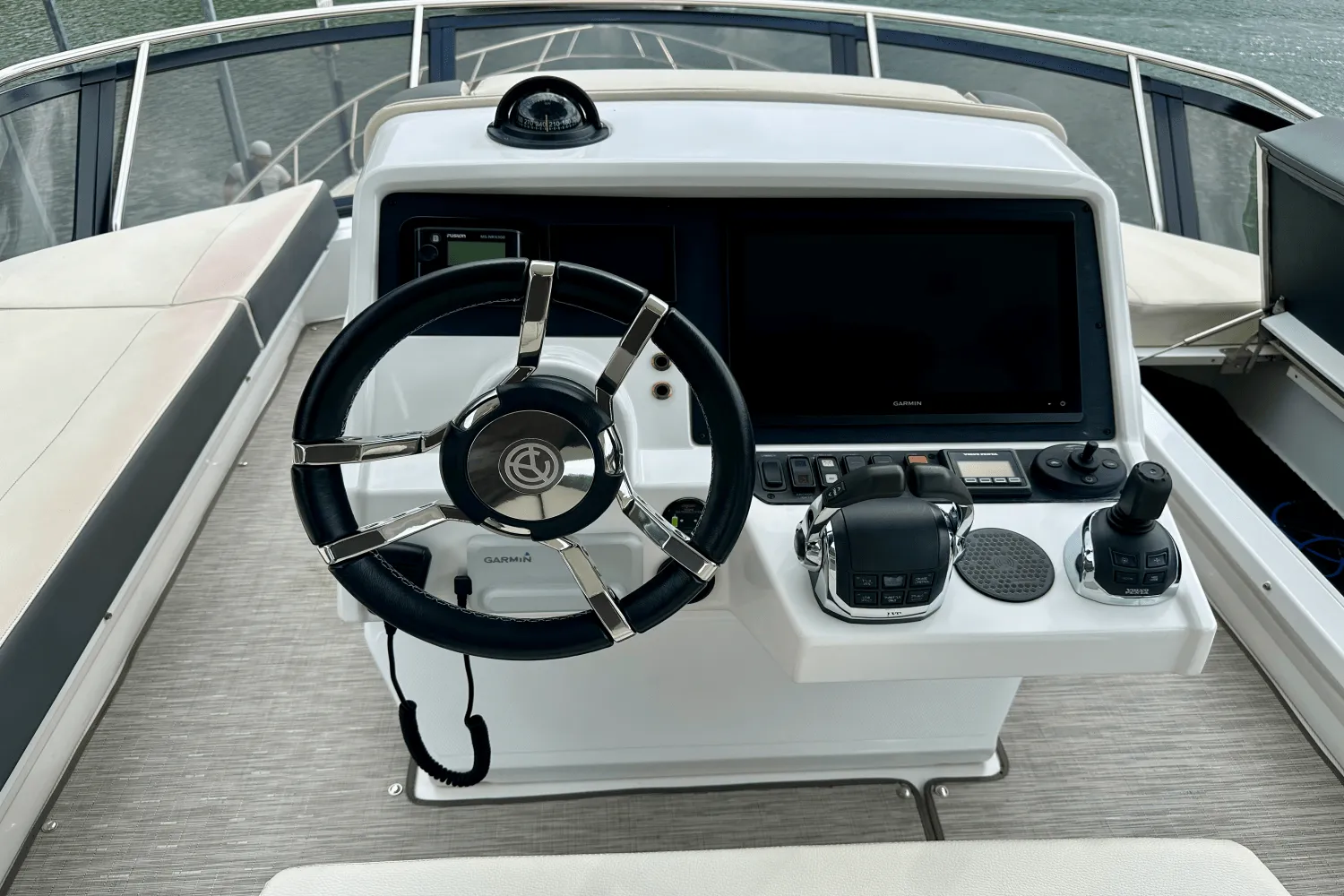 2020 Cruisers Yachts 60 FLY Image Thumbnail #16
