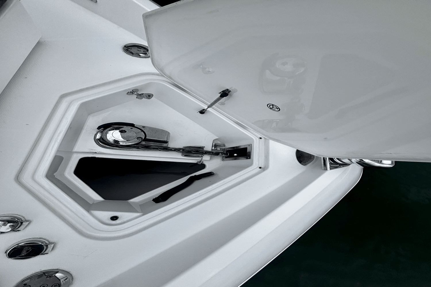 2020 Cruisers Yachts 60 FLY Image Thumbnail #37