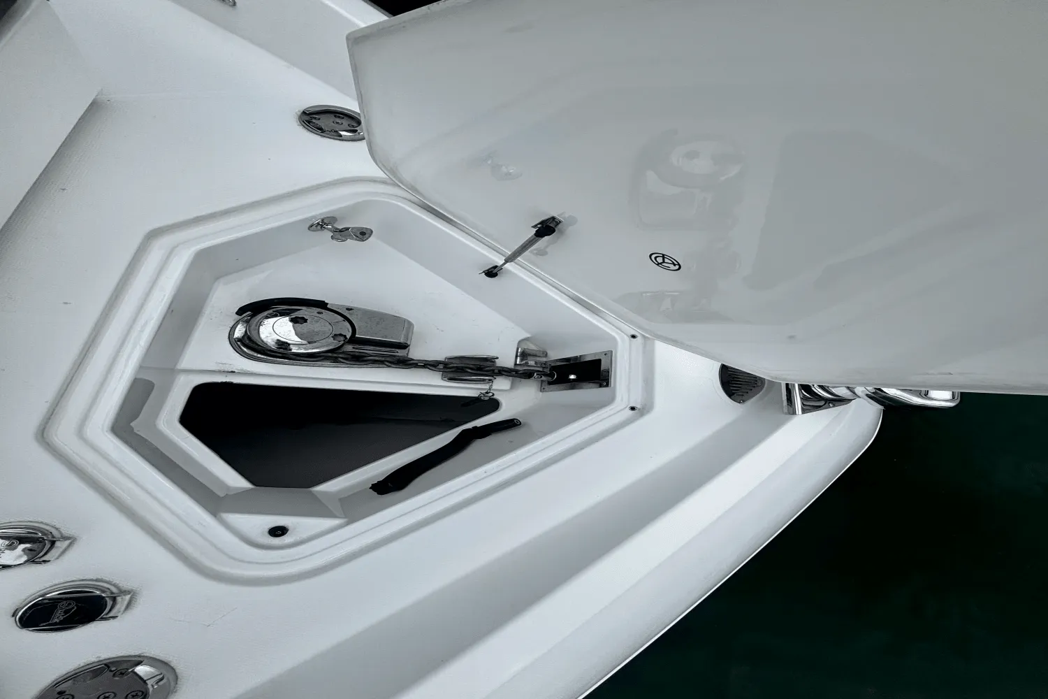 2020 Cruisers Yachts 60 FLY Image Thumbnail #37