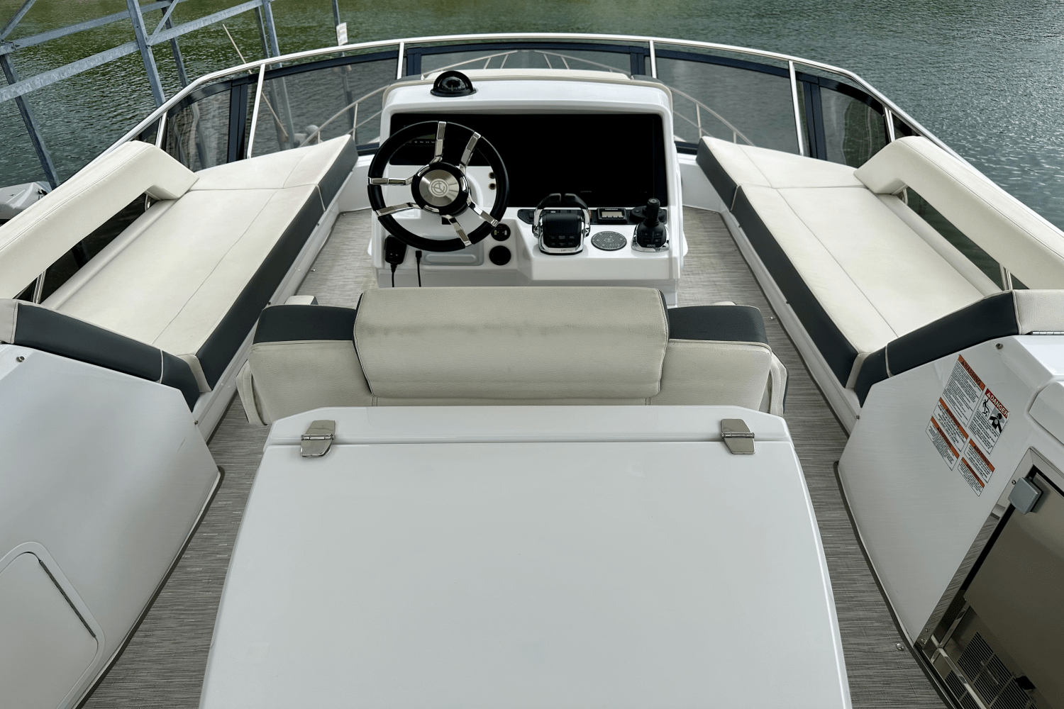 2020 Cruisers Yachts 60 FLY Image Thumbnail #17