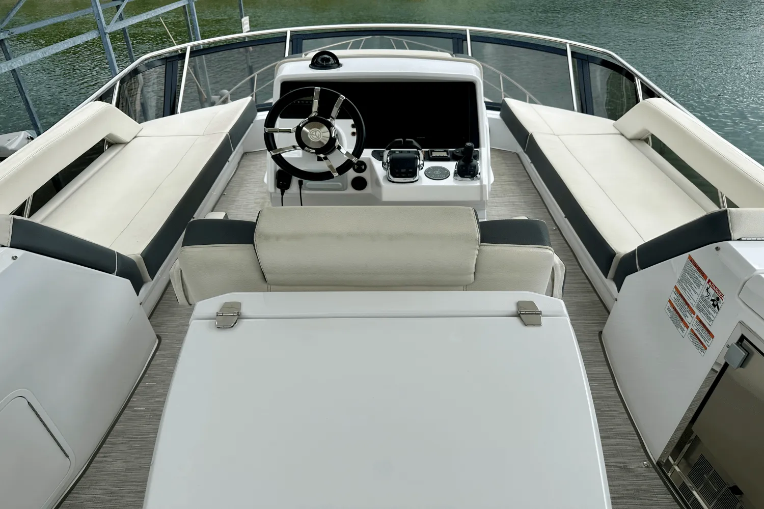 2020 Cruisers Yachts 60 FLY Image Thumbnail #17