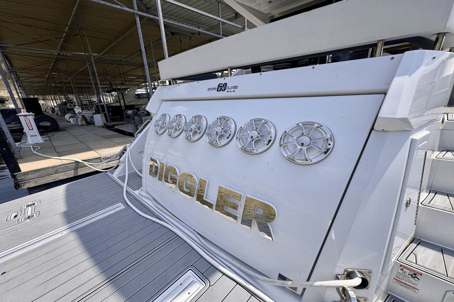 2020 Cruisers Yachts 60 FLY Image Thumbnail #4