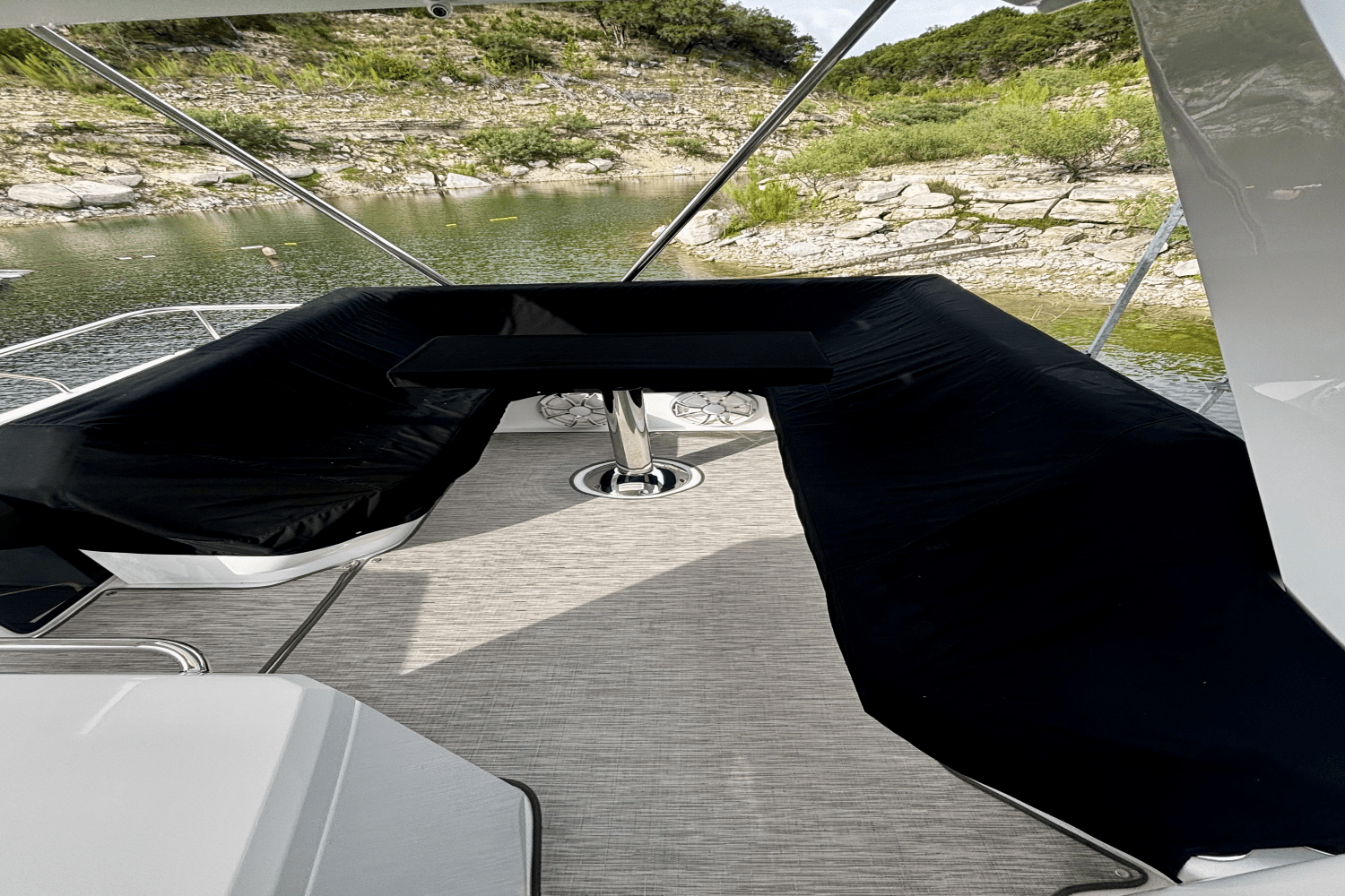 2020 Cruisers Yachts 60 FLY Image Thumbnail #30