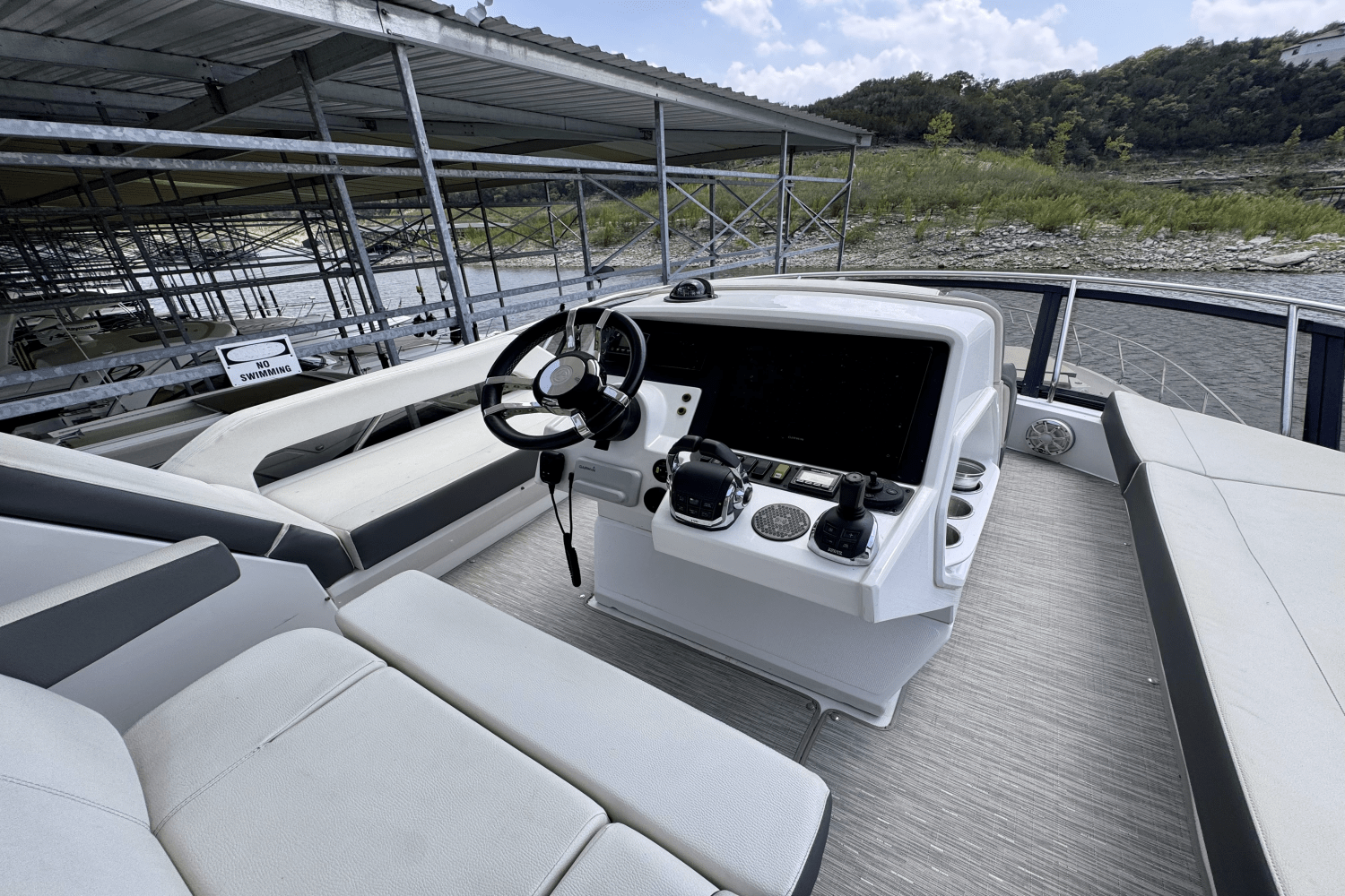 2020 Cruisers Yachts 60 FLY Image Thumbnail #9