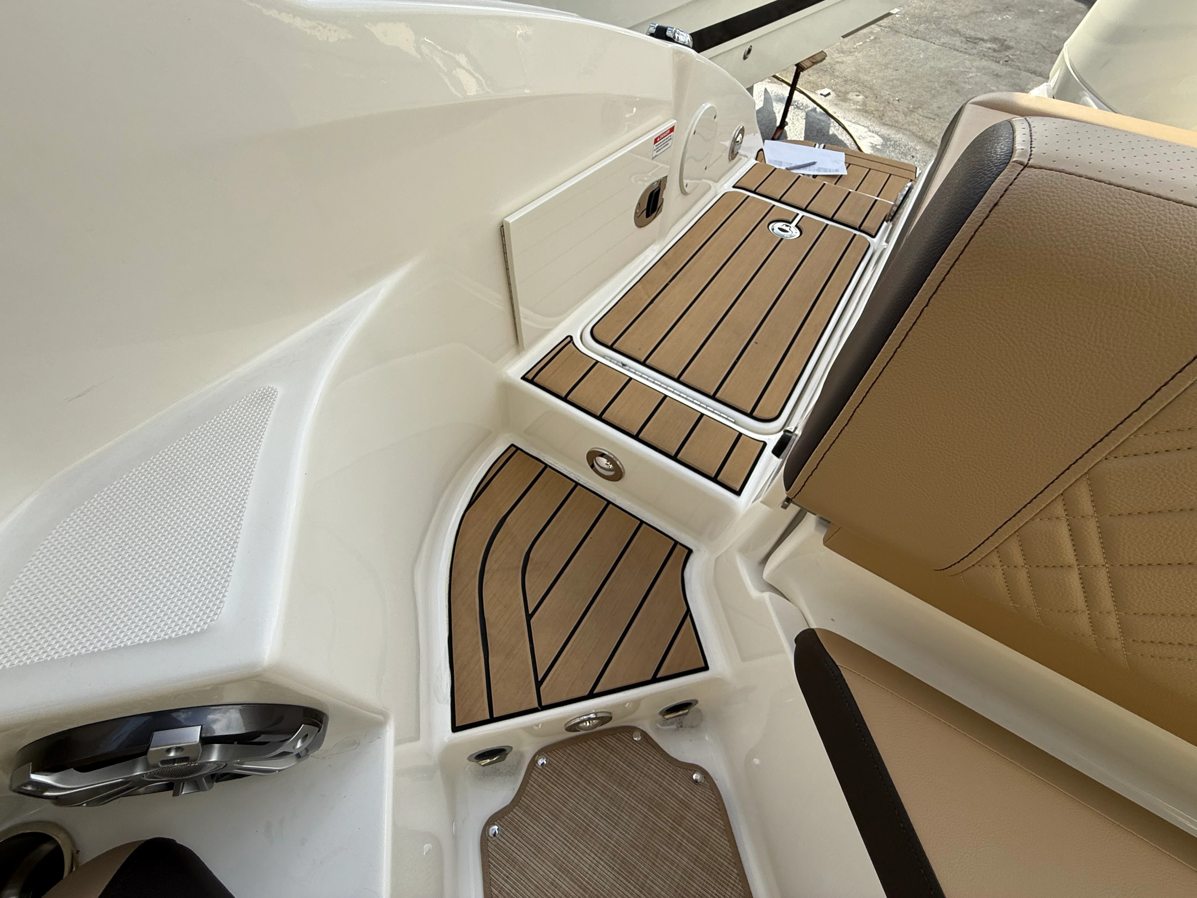 2025 Sea Ray SDX 250 Outboard Image Thumbnail #22