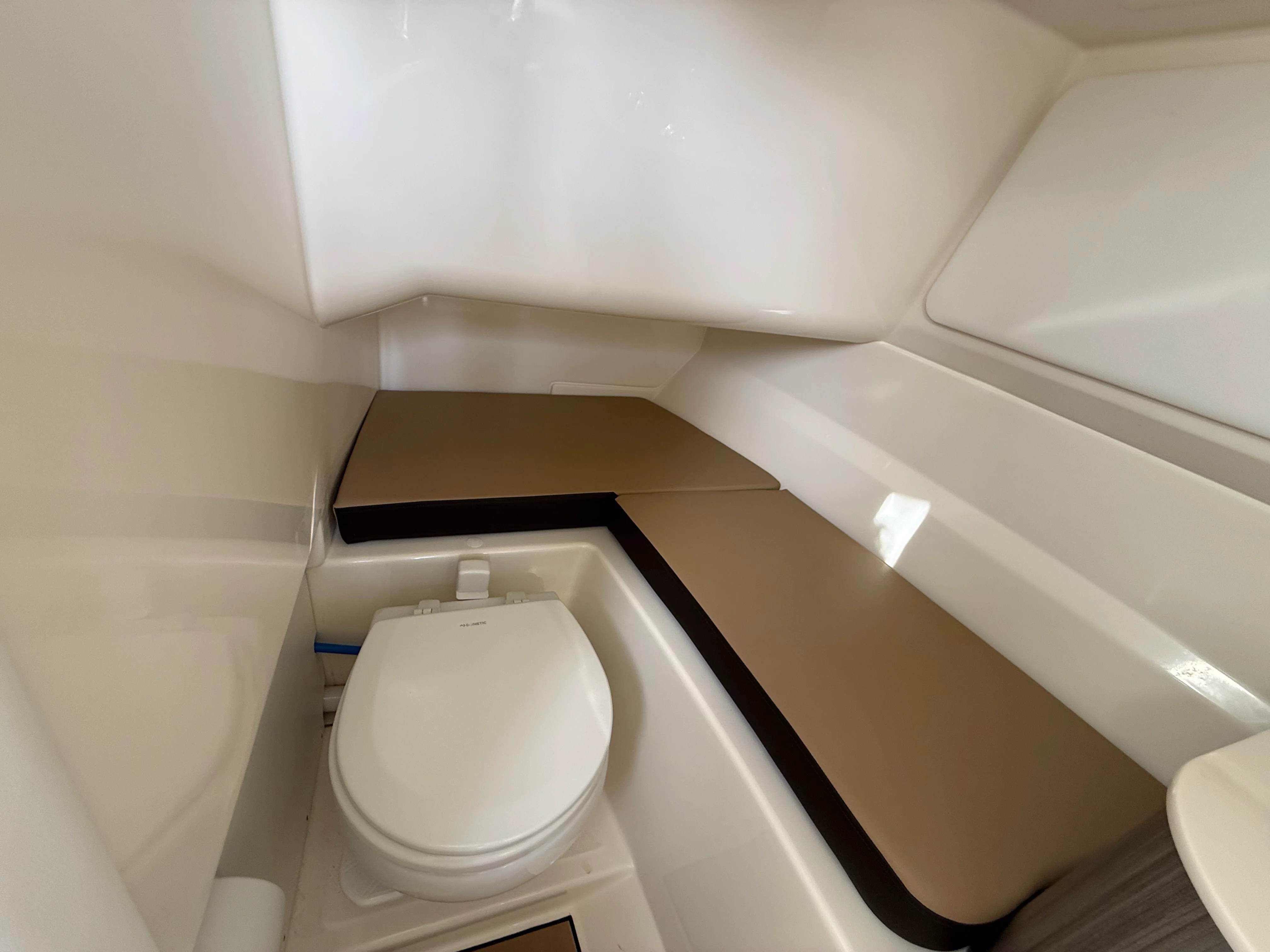 2025 Sea Ray SDX 250 Outboard Image Thumbnail #28