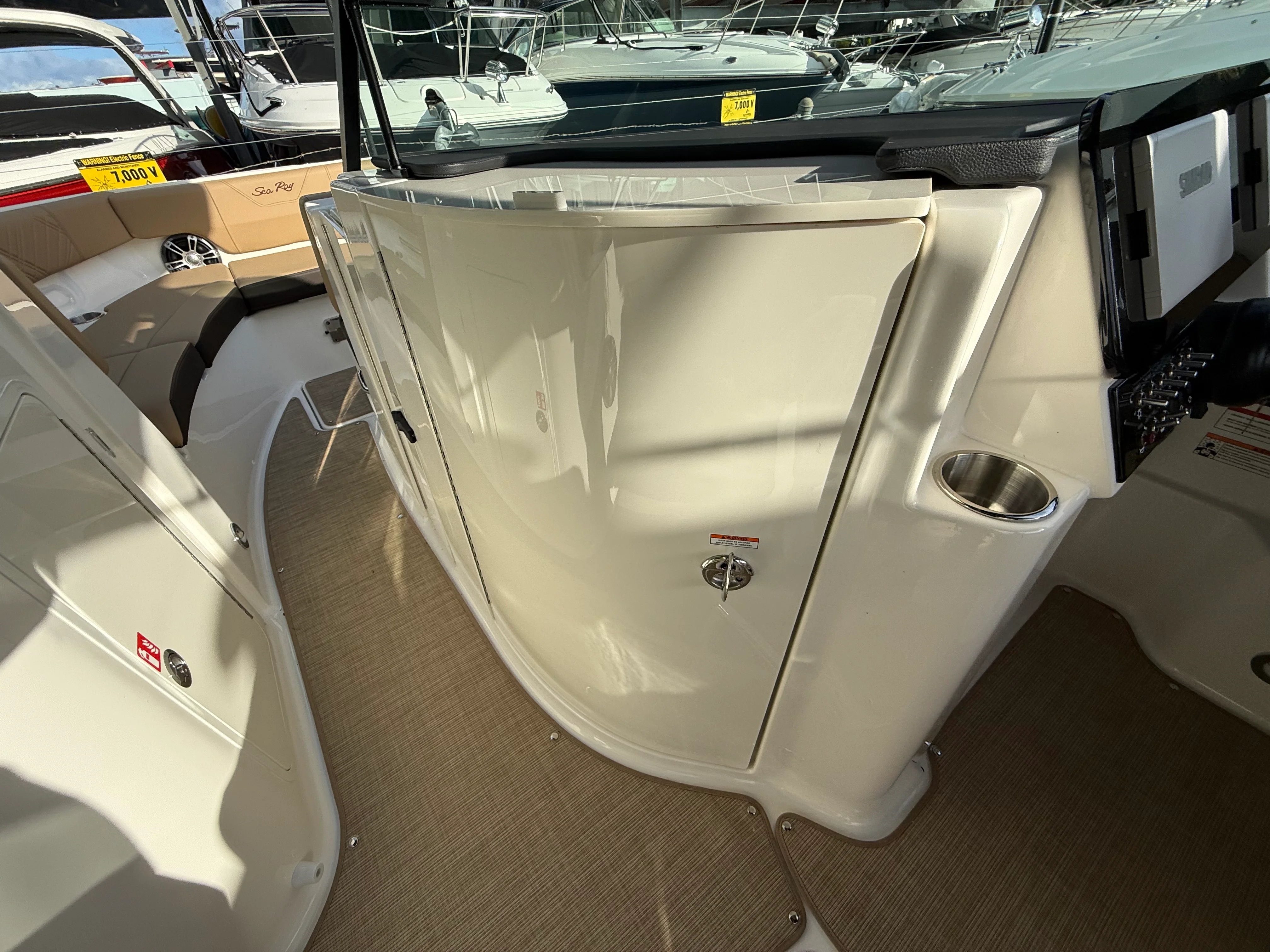 2025 Sea Ray SDX 250 Outboard Image Thumbnail #24