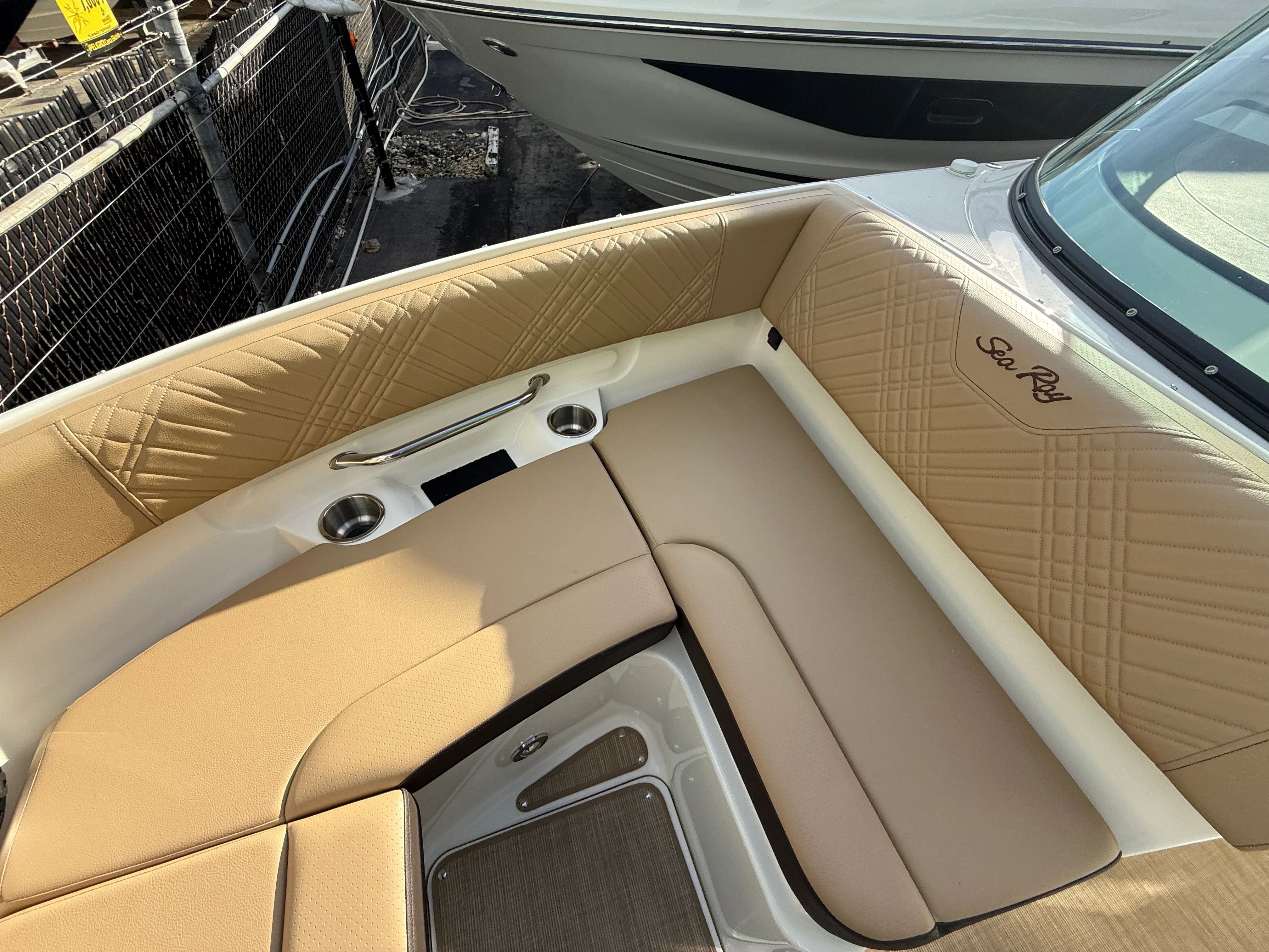 2025 Sea Ray SDX 250 Outboard Image Thumbnail #36