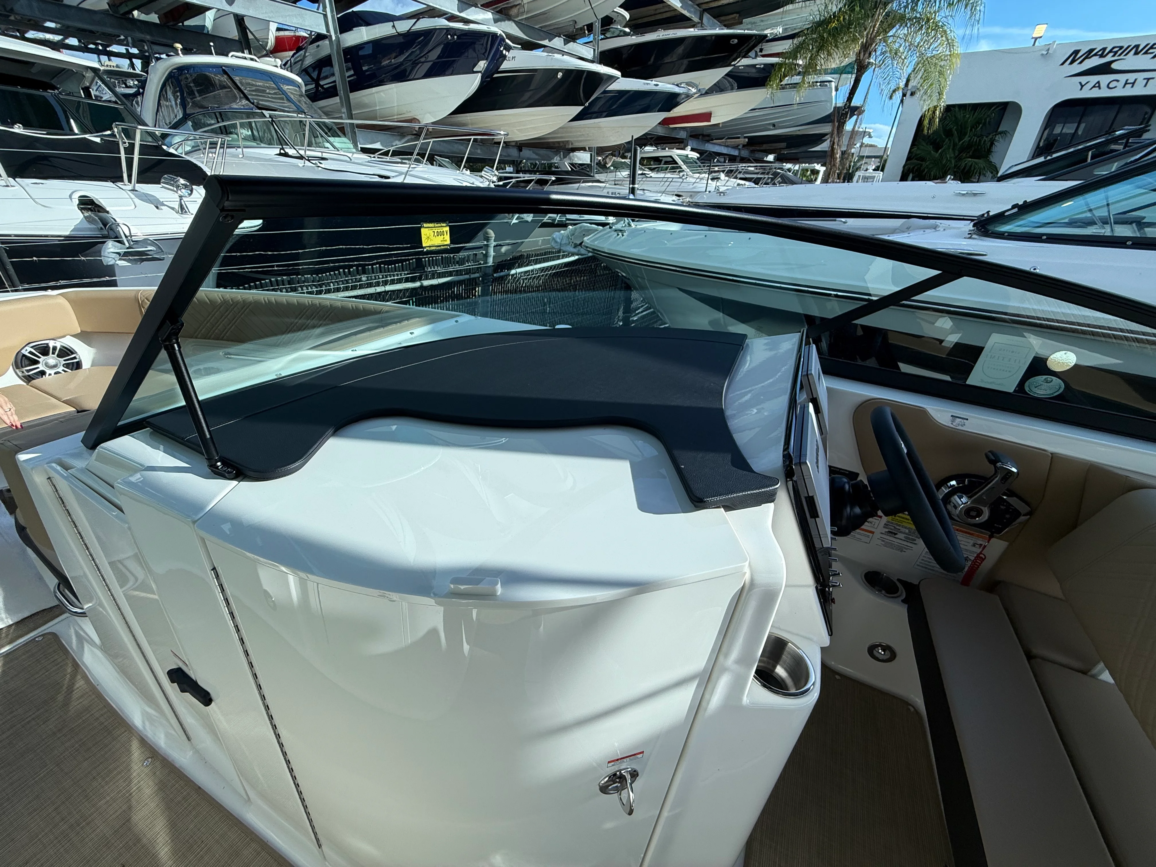 2025 Sea Ray SDX 250 Outboard Image Thumbnail #23