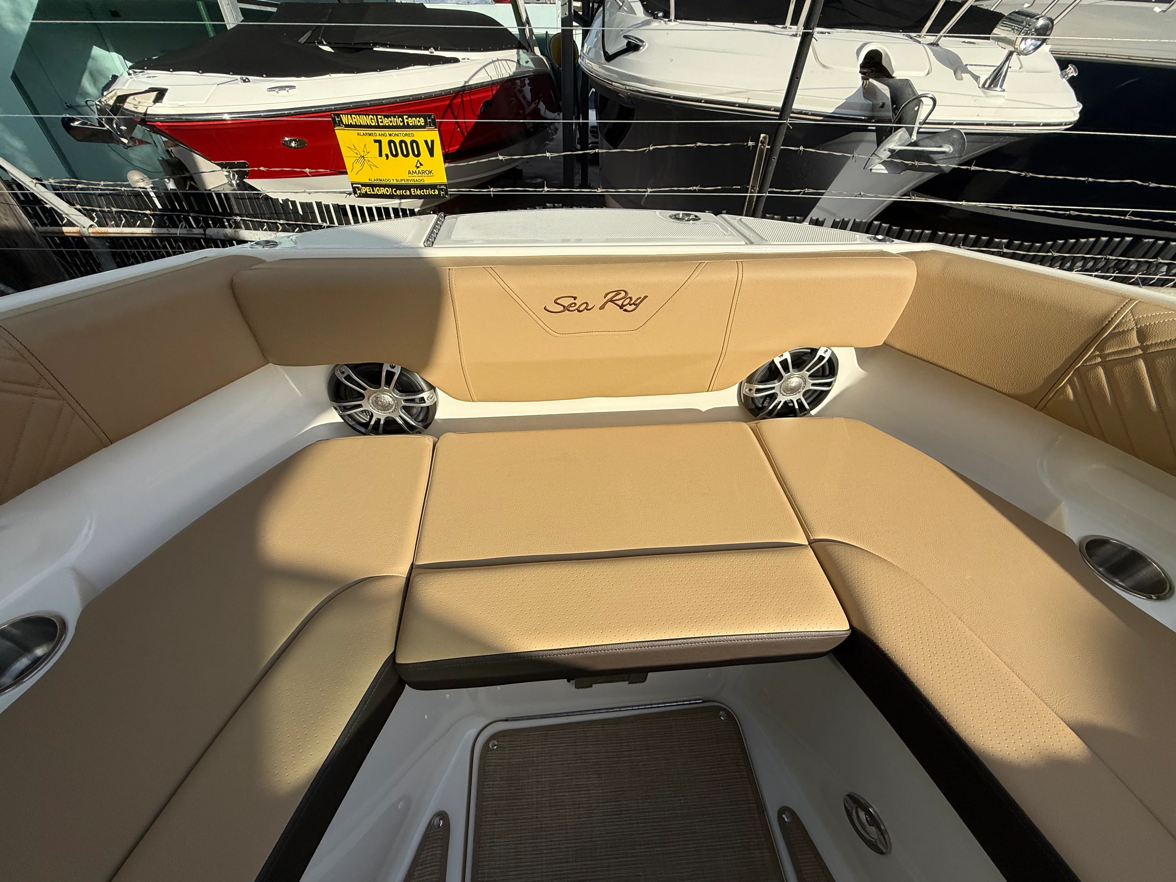 2025 Sea Ray SDX 250 Outboard Image Thumbnail #37