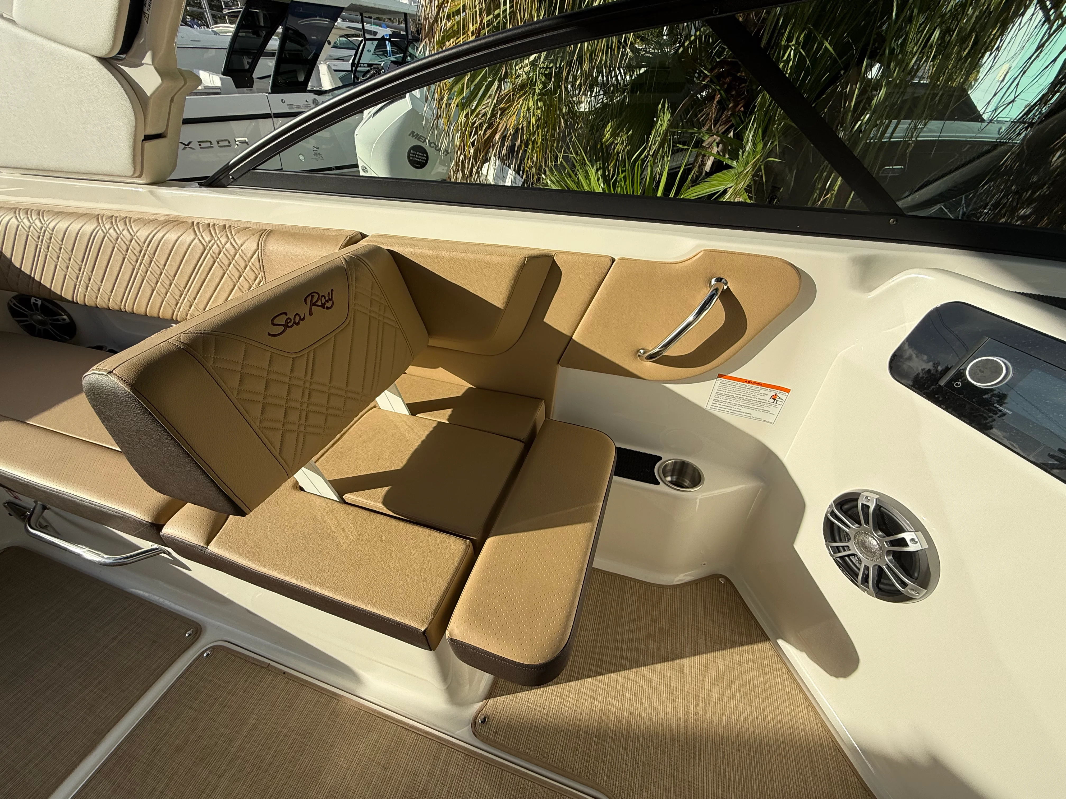 2025 Sea Ray SDX 250 Outboard Image Thumbnail #43