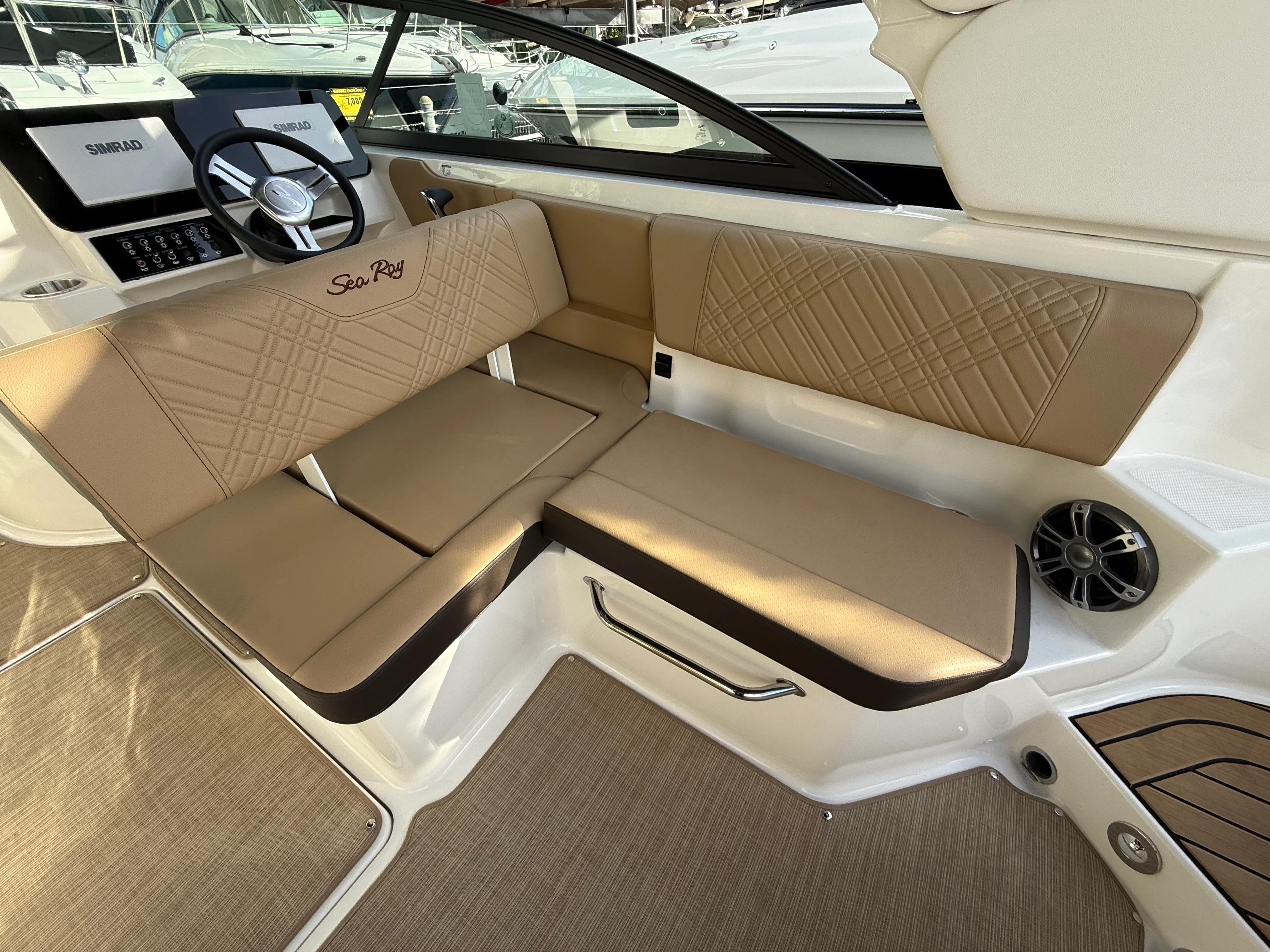 2025 Sea Ray SDX 250 Outboard Image Thumbnail #20