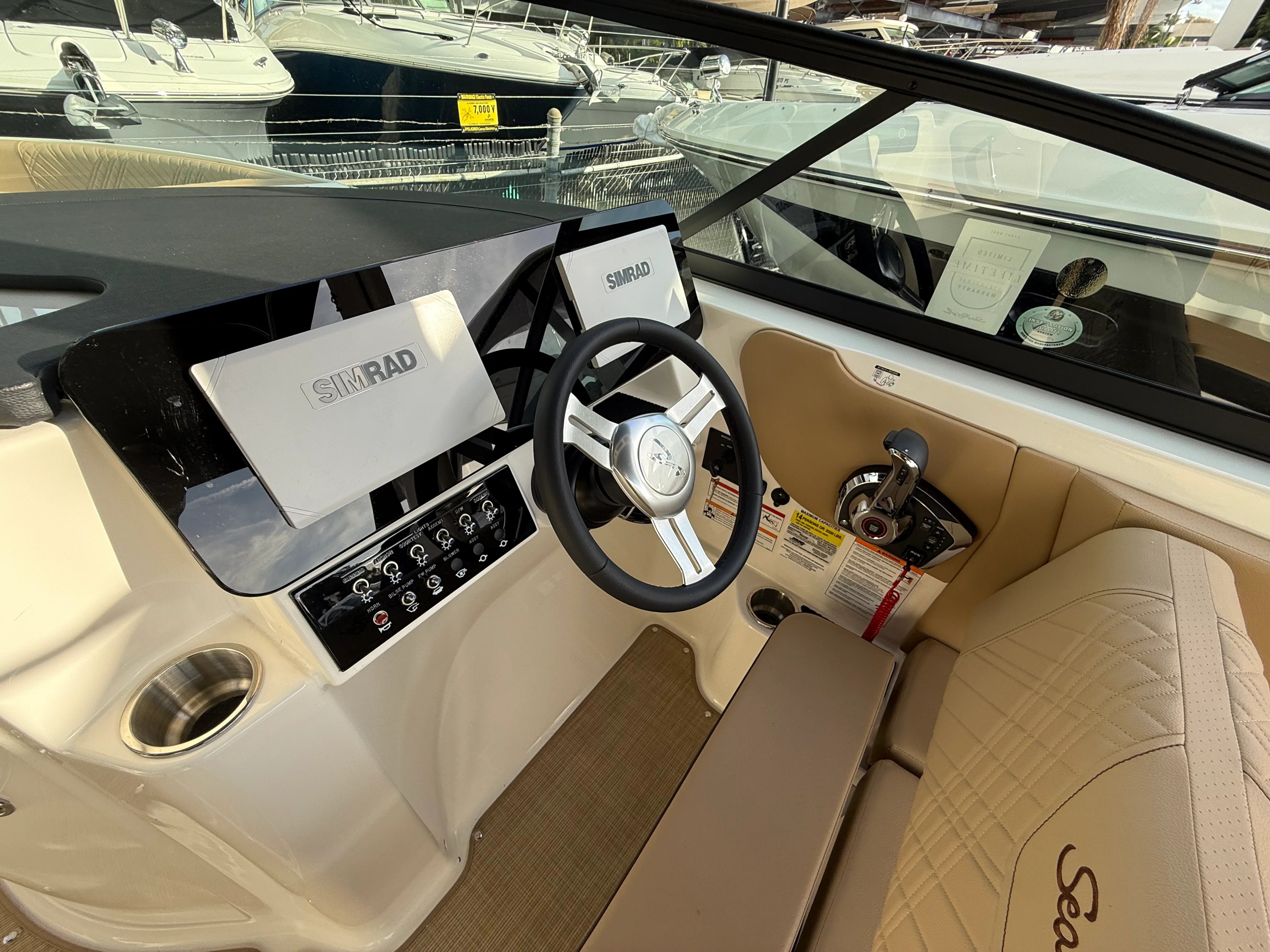 2025 Sea Ray SDX 250 Outboard Image Thumbnail #30