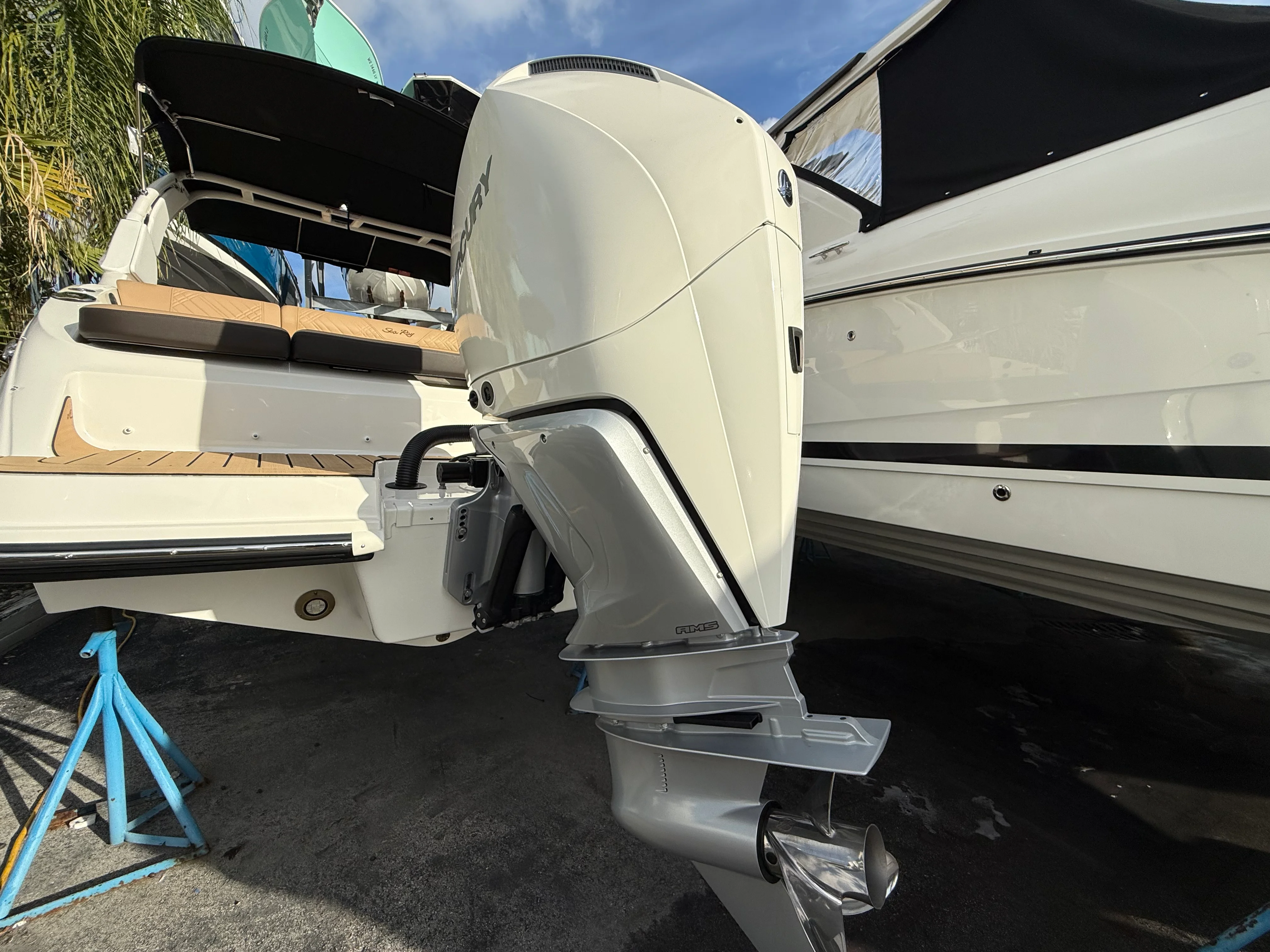 2025 Sea Ray SDX 250 Outboard Image Thumbnail #48