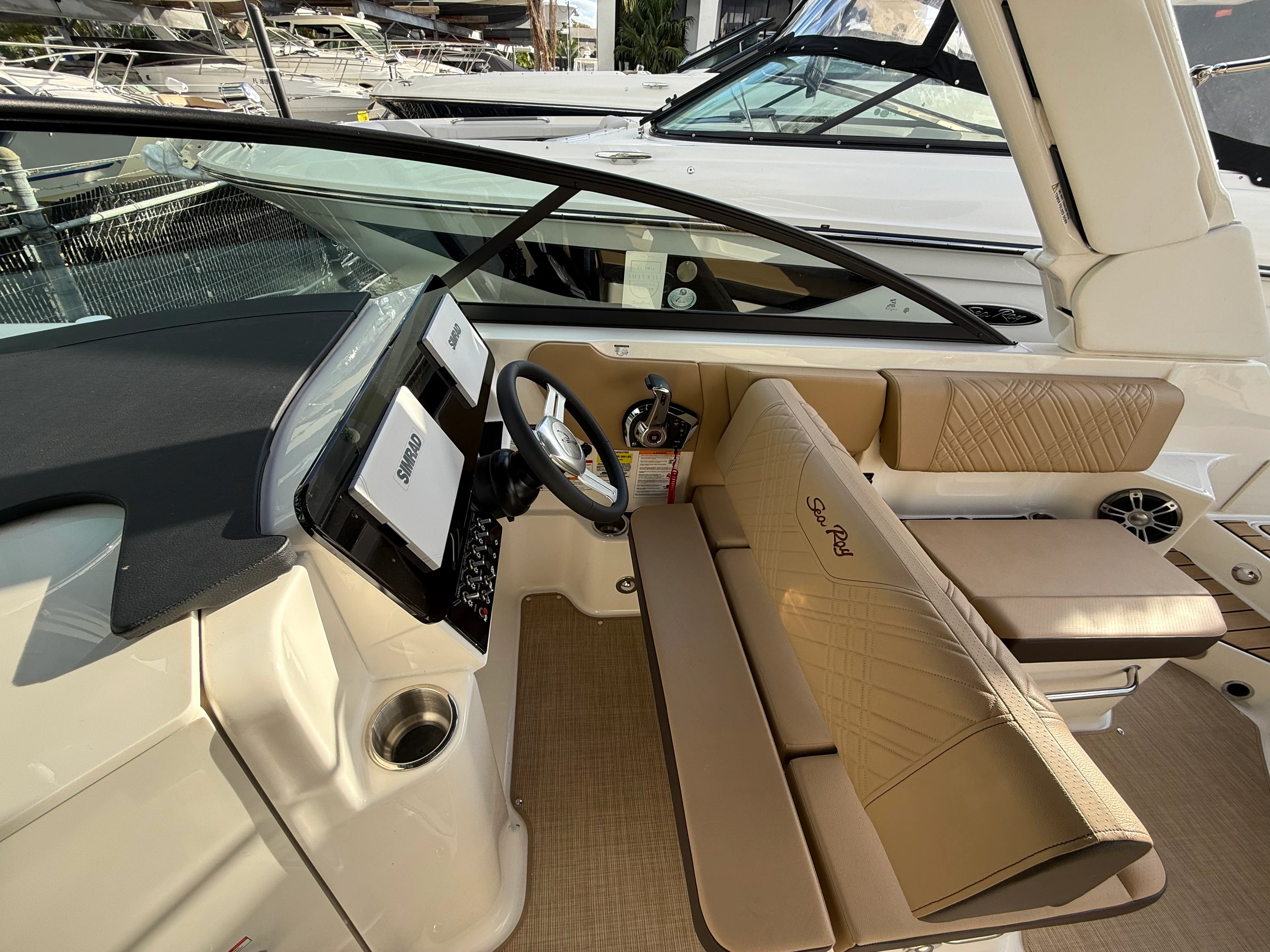 2025 Sea Ray SDX 250 Outboard Image Thumbnail #29