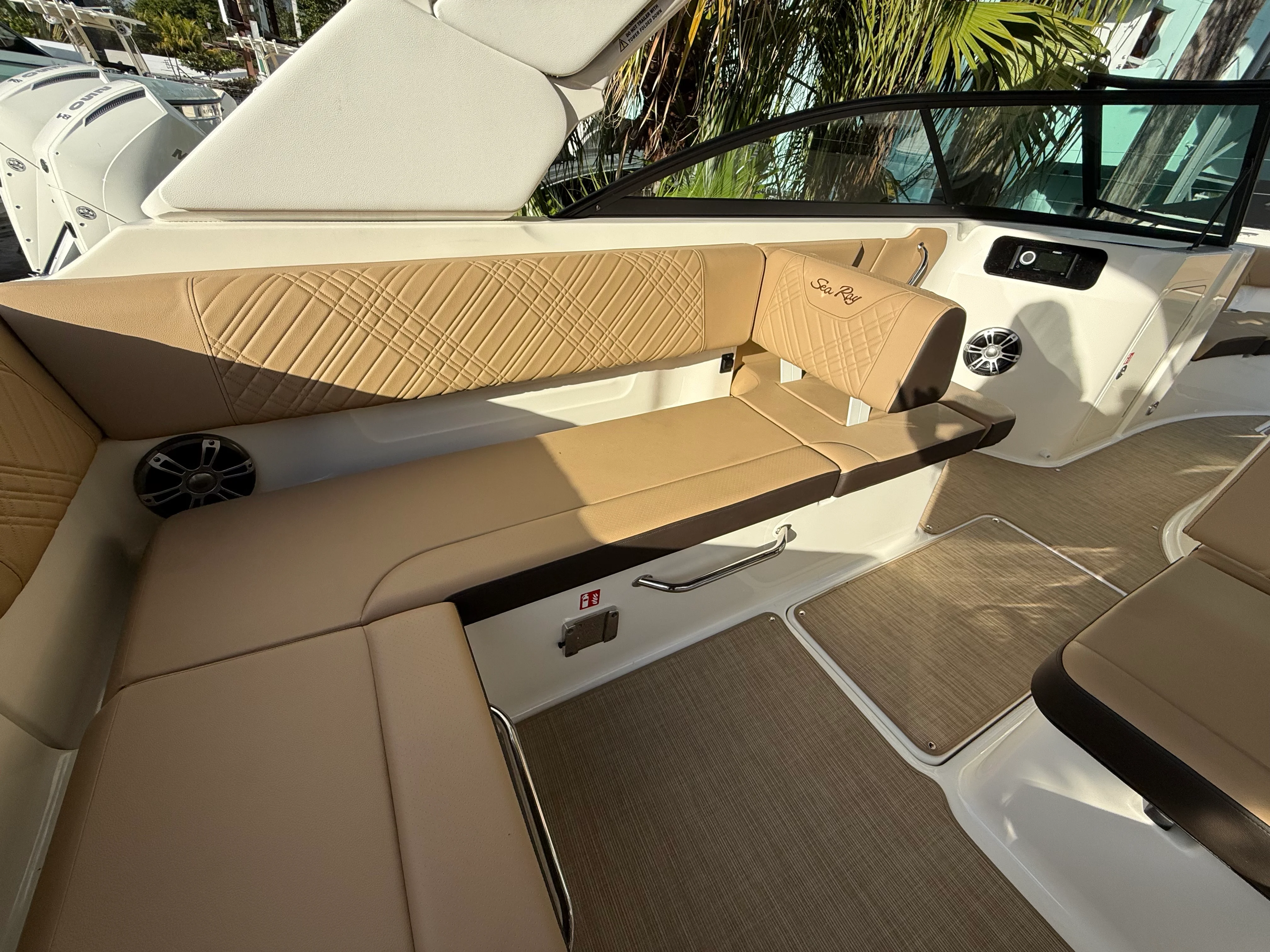 2025 Sea Ray SDX 250 Outboard Image Thumbnail #17