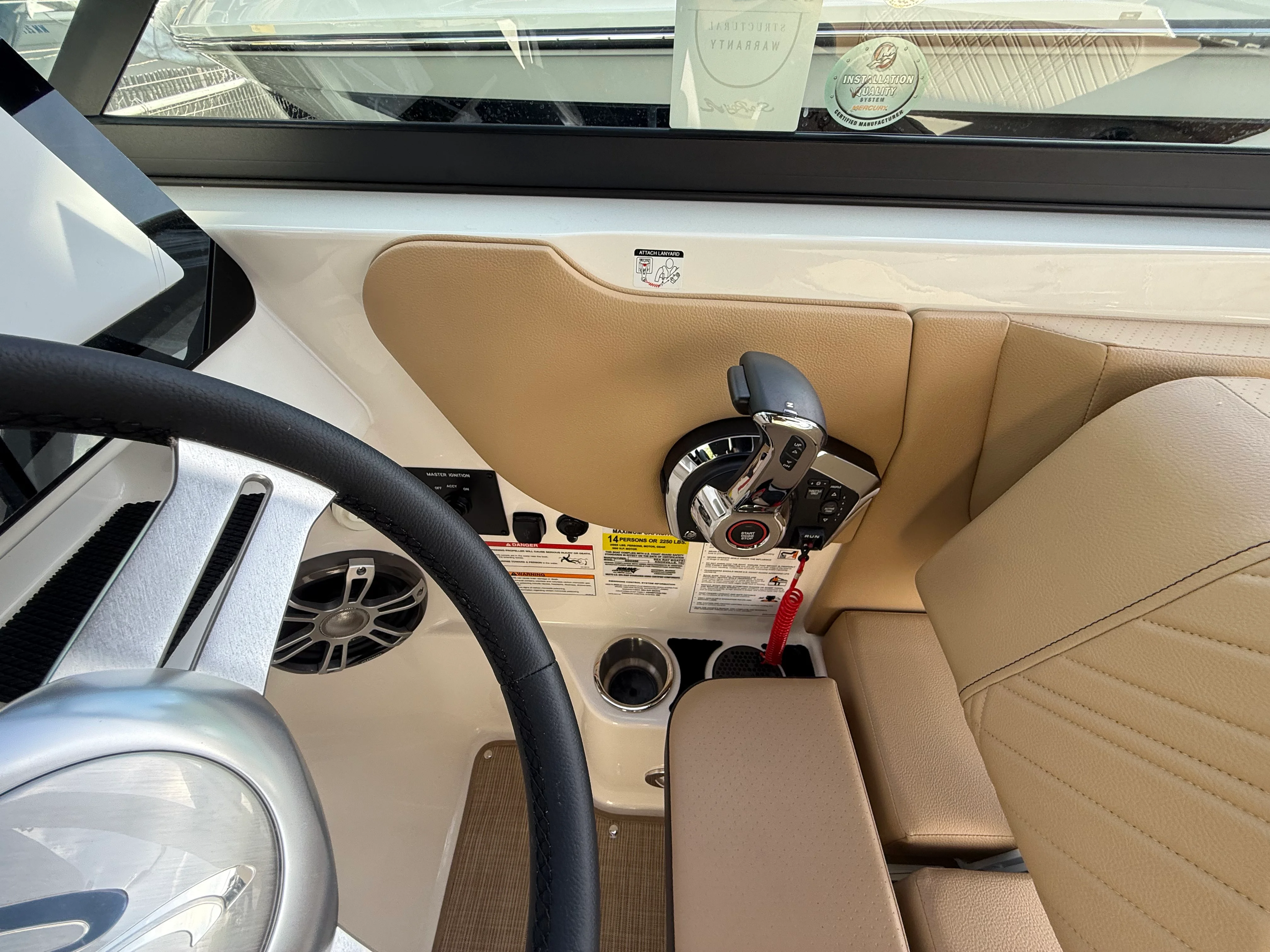 2025 Sea Ray SDX 250 Outboard Image Thumbnail #31