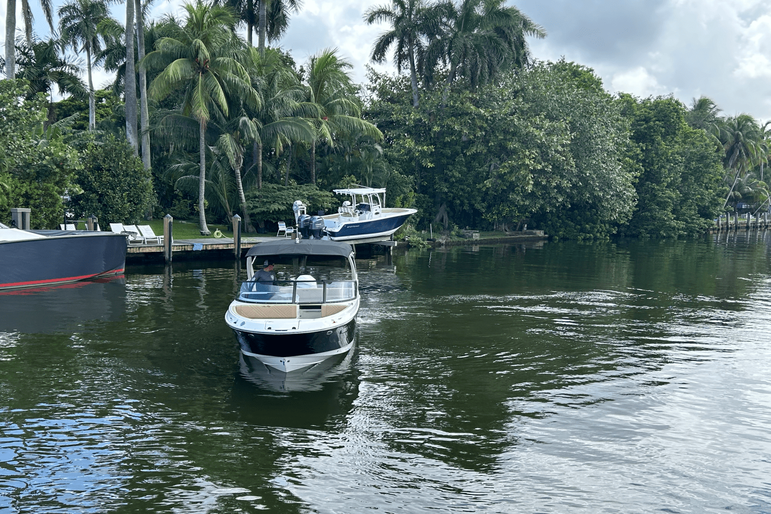 2025 Sea Ray SDX 250 Outboard Image Thumbnail #10
