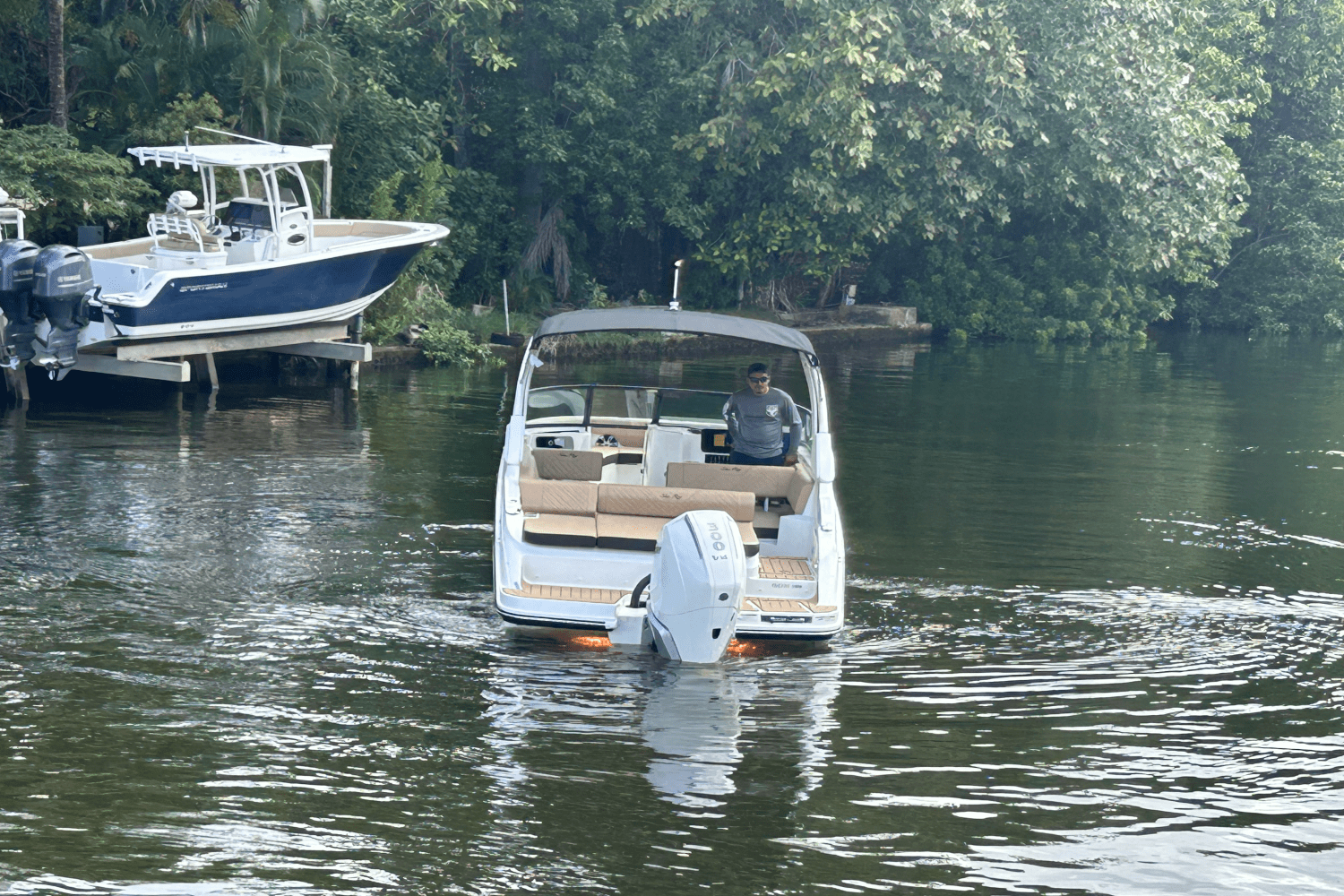 2025 Sea Ray SDX 250 Outboard Image Thumbnail #4