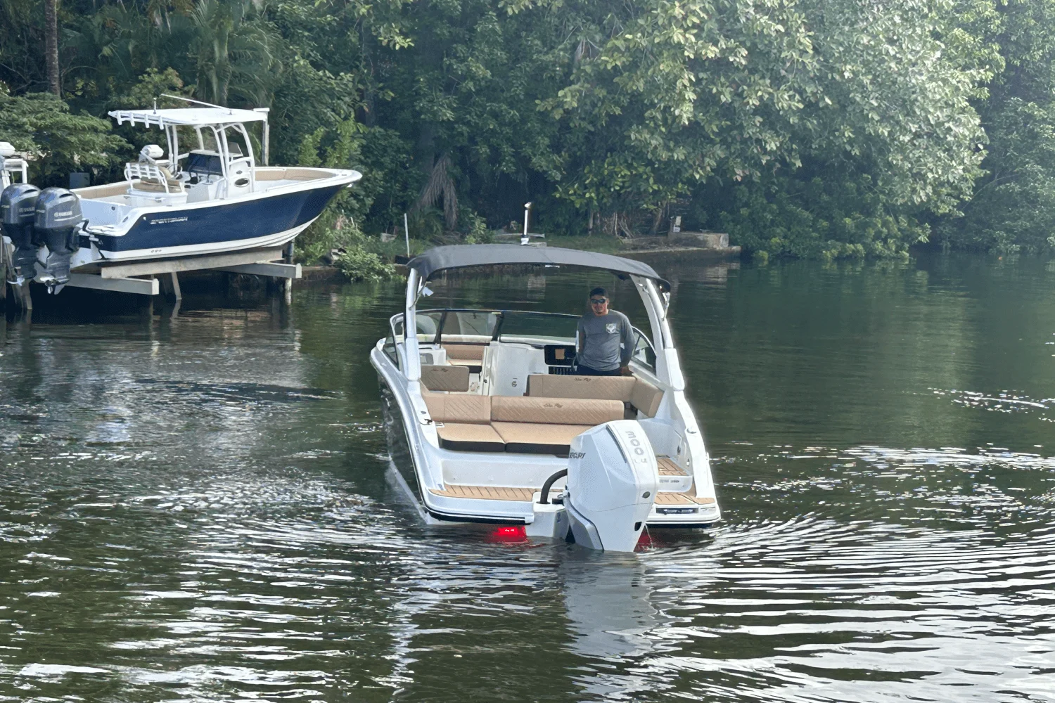 2025 Sea Ray SDX 250 Outboard Image Thumbnail #3