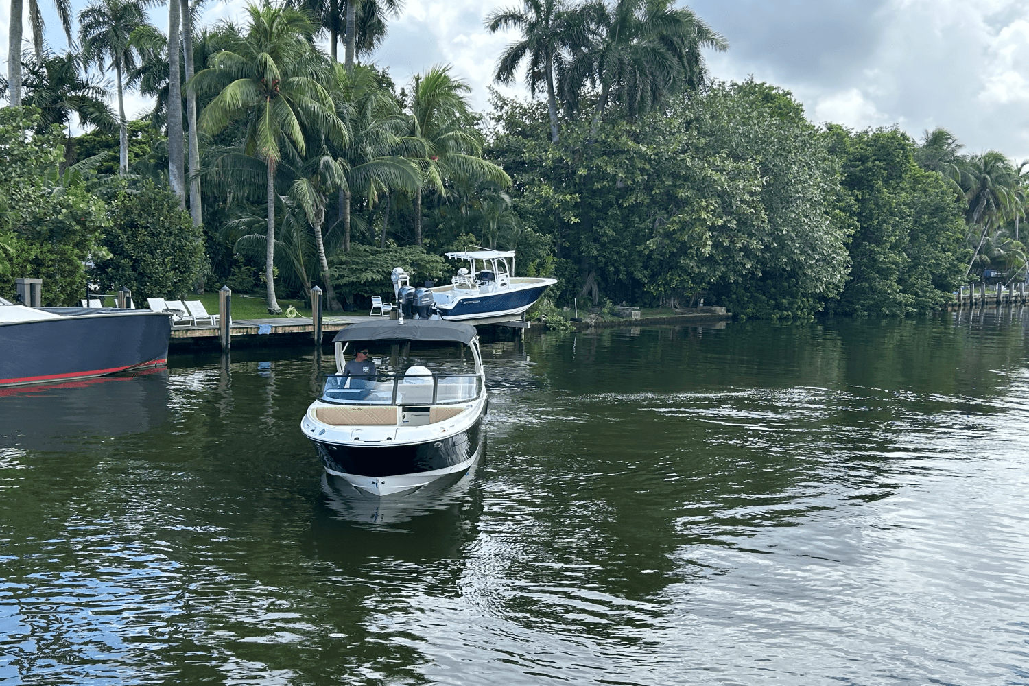 2025 Sea Ray SDX 250 Outboard Image Thumbnail #11