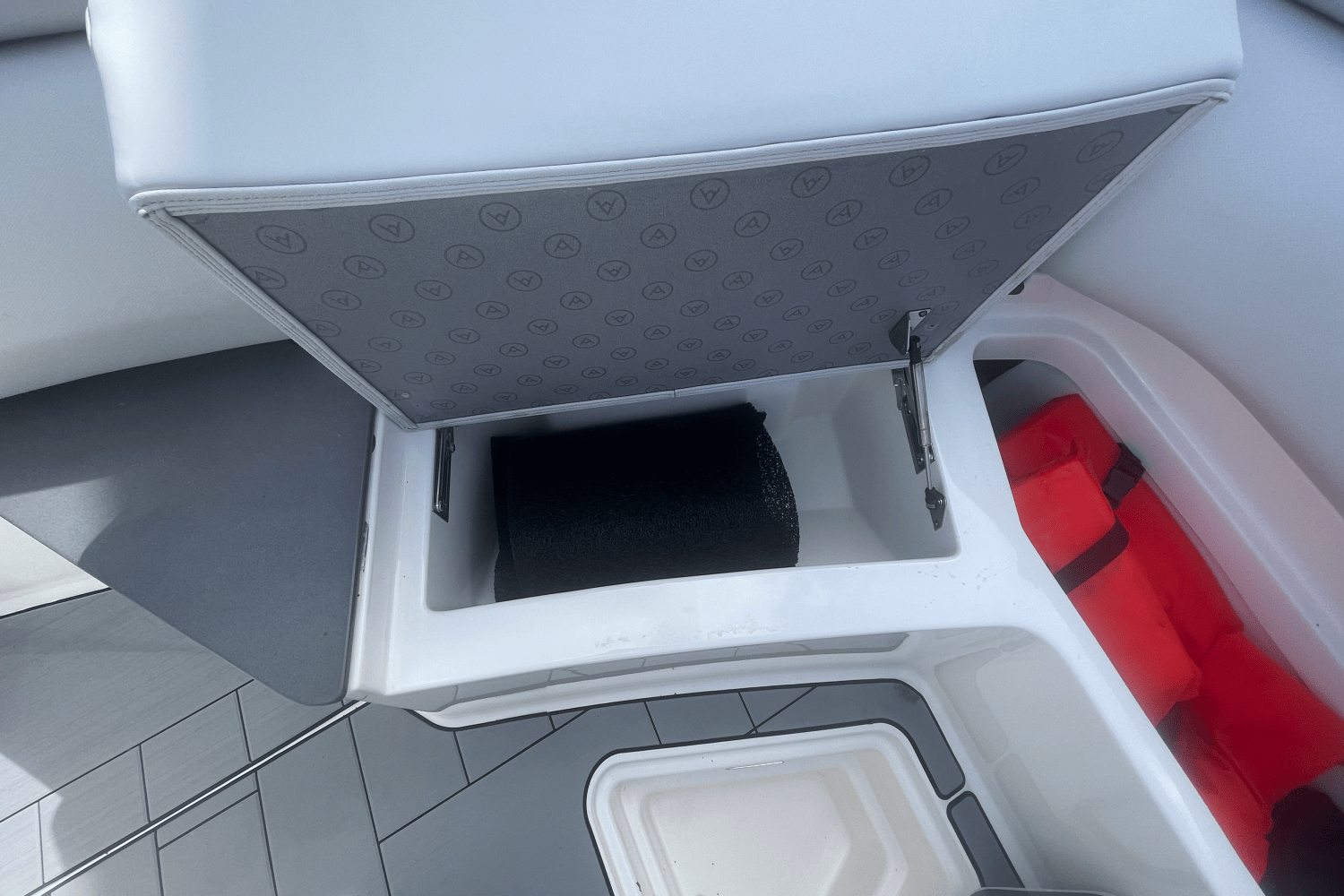 2022 Aviara AV32 OB Image Thumbnail #17