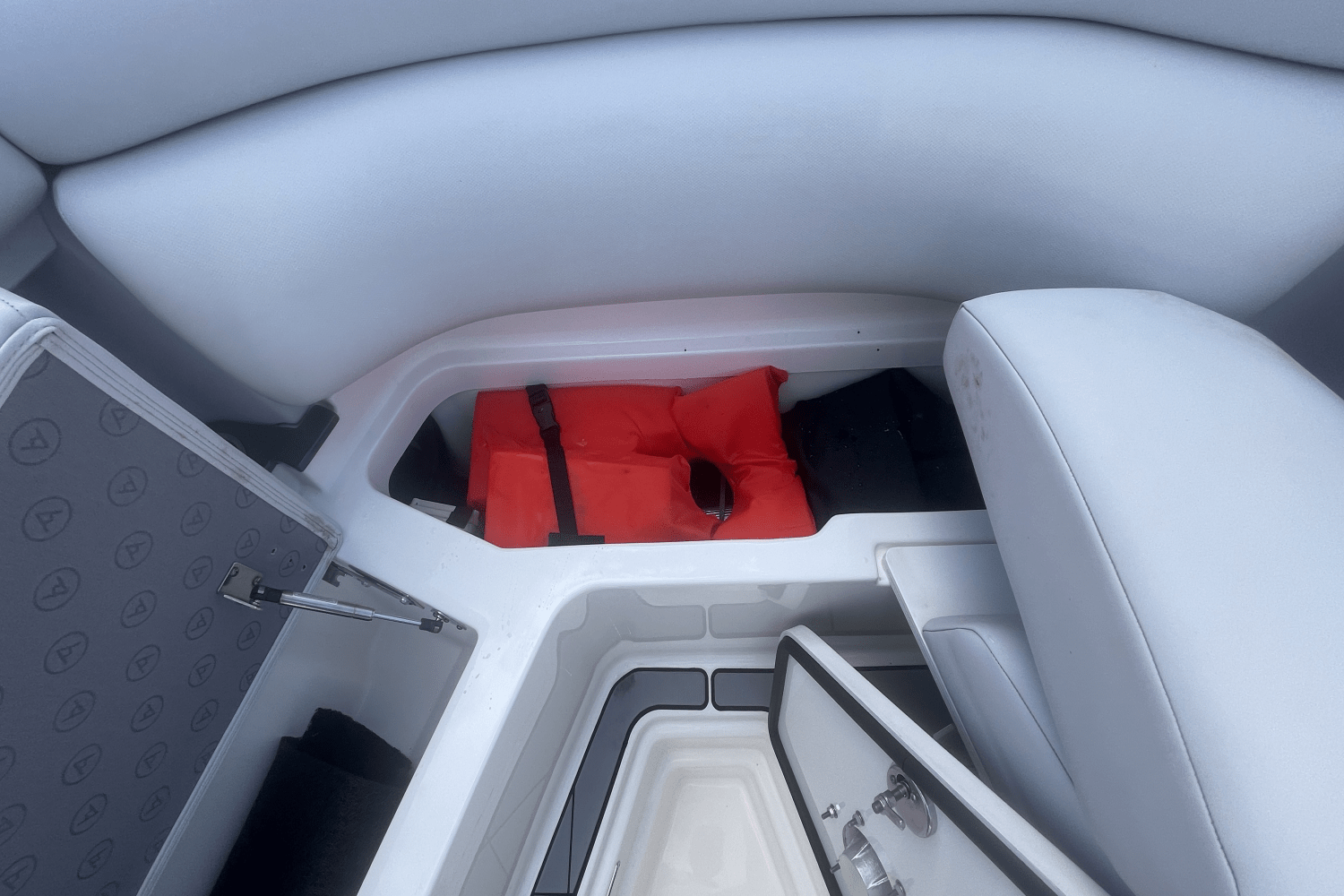 2022 Aviara AV32 OB Image Thumbnail #15