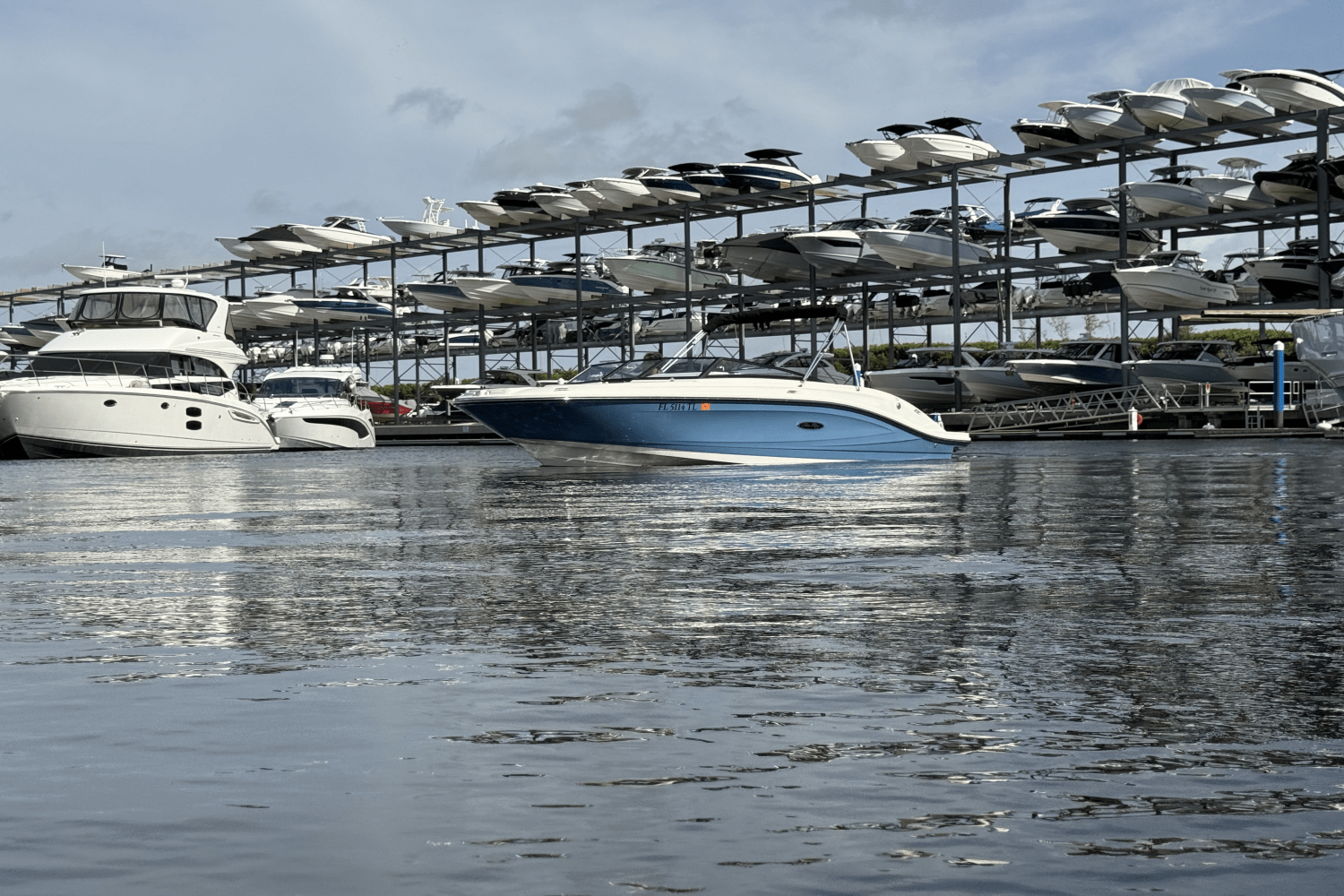 2023 Sea Ray 230 SPX Image Thumbnail #3