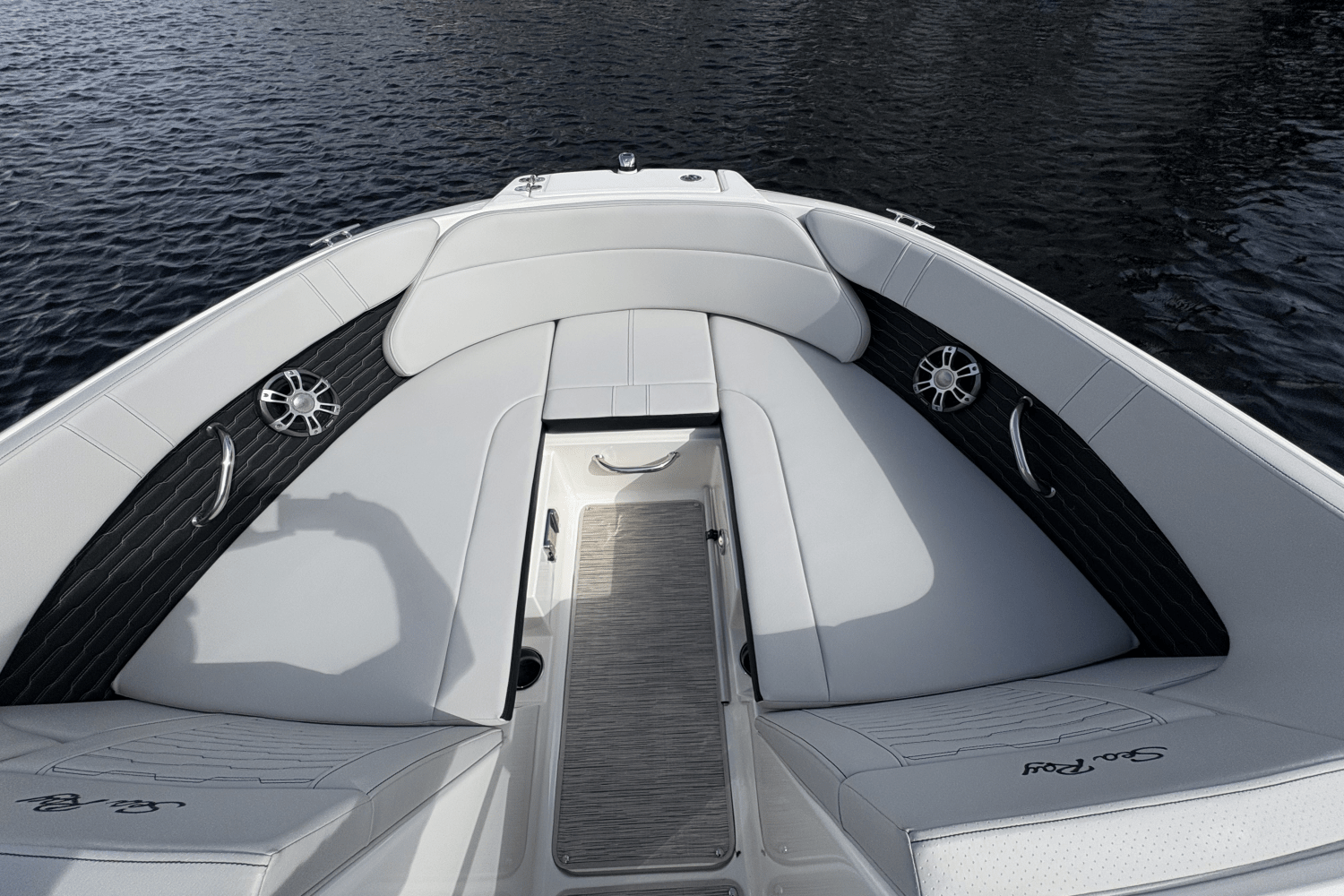 2023 Sea Ray 230 SPX Image Thumbnail #14