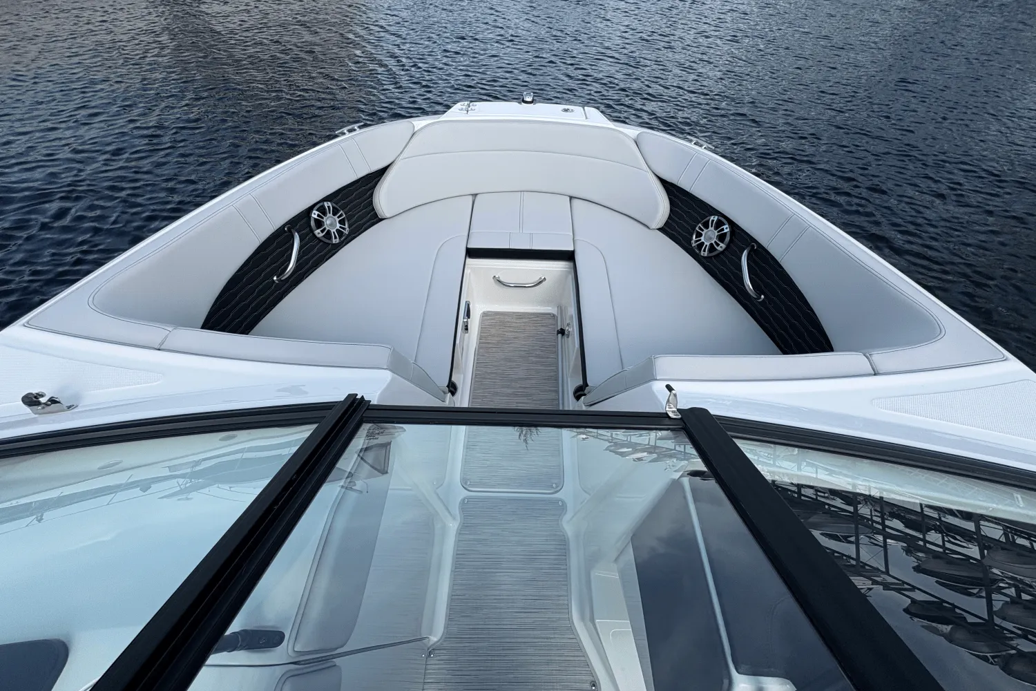 2023 Sea Ray 230 SPX Image Thumbnail #12