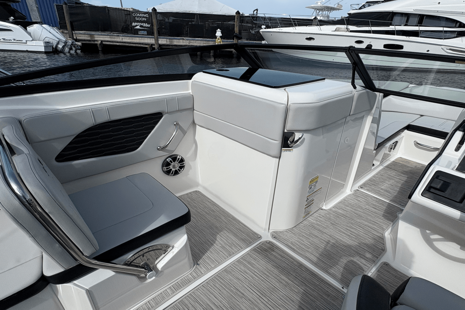 2023 Sea Ray 230 SPX Image Thumbnail #18