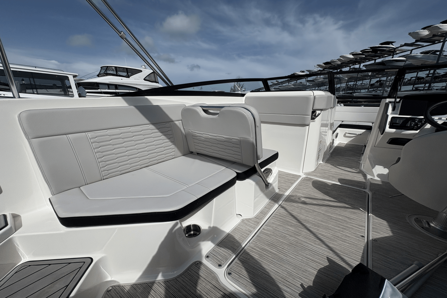 2023 Sea Ray 230 SPX Image Thumbnail #10