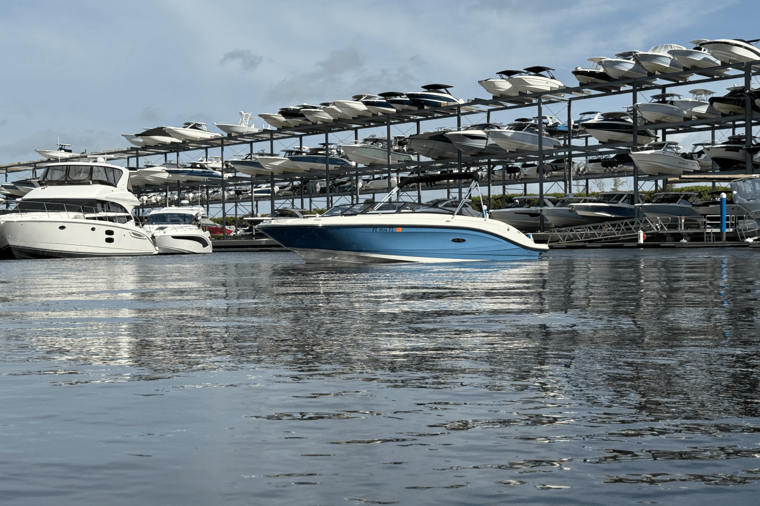 2023 Sea Ray 230 SPX Image Thumbnail #3